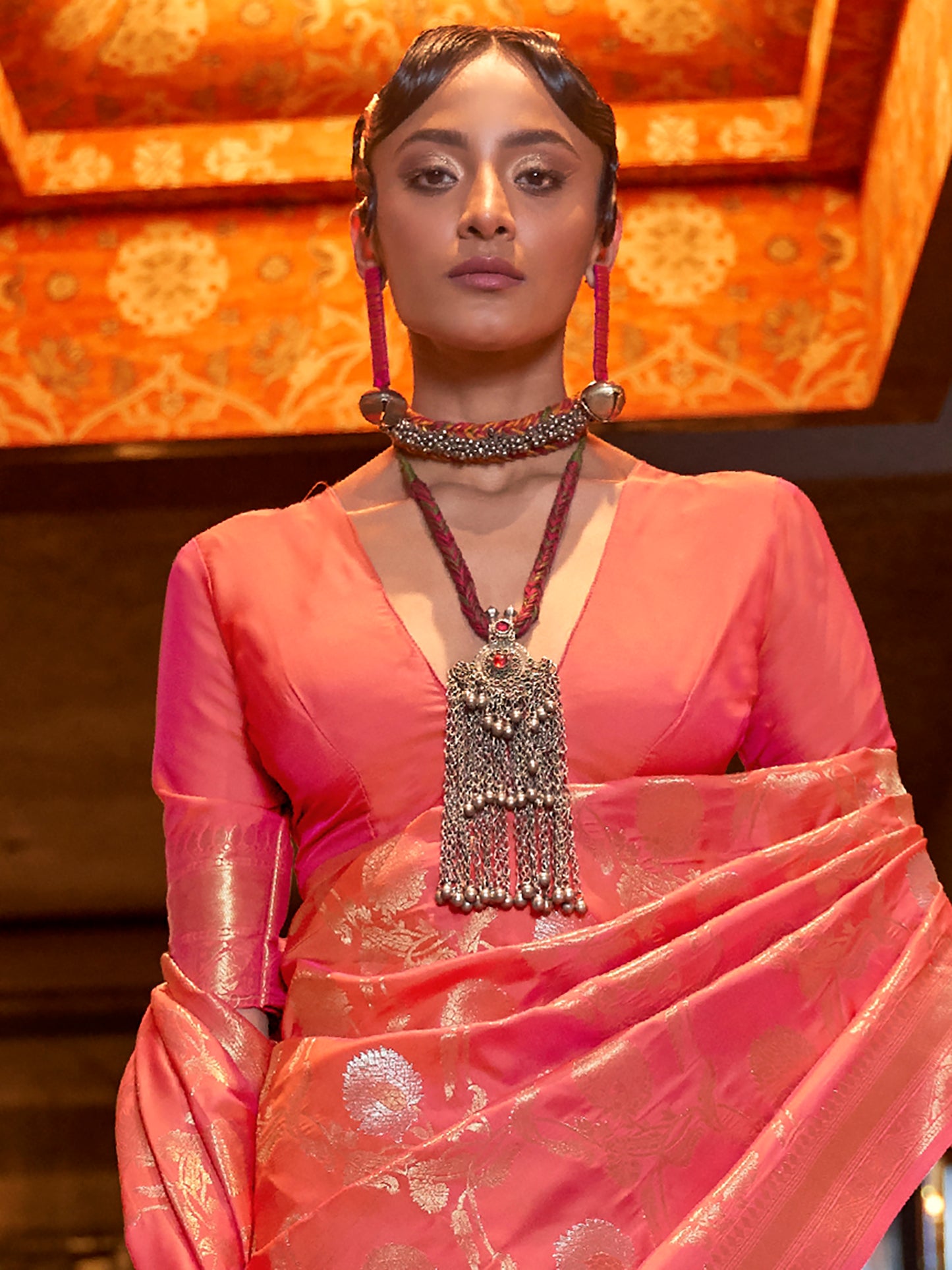 Women's Silk Blend Peach Woven Design Handloom Saree With Blouse Piece