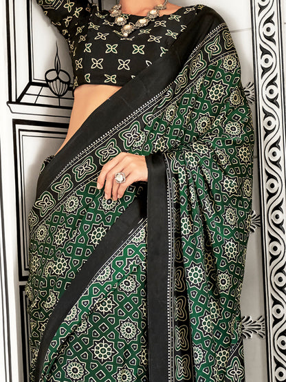 Women's Crepe Green Printed Designer Saree With Blouse Piece