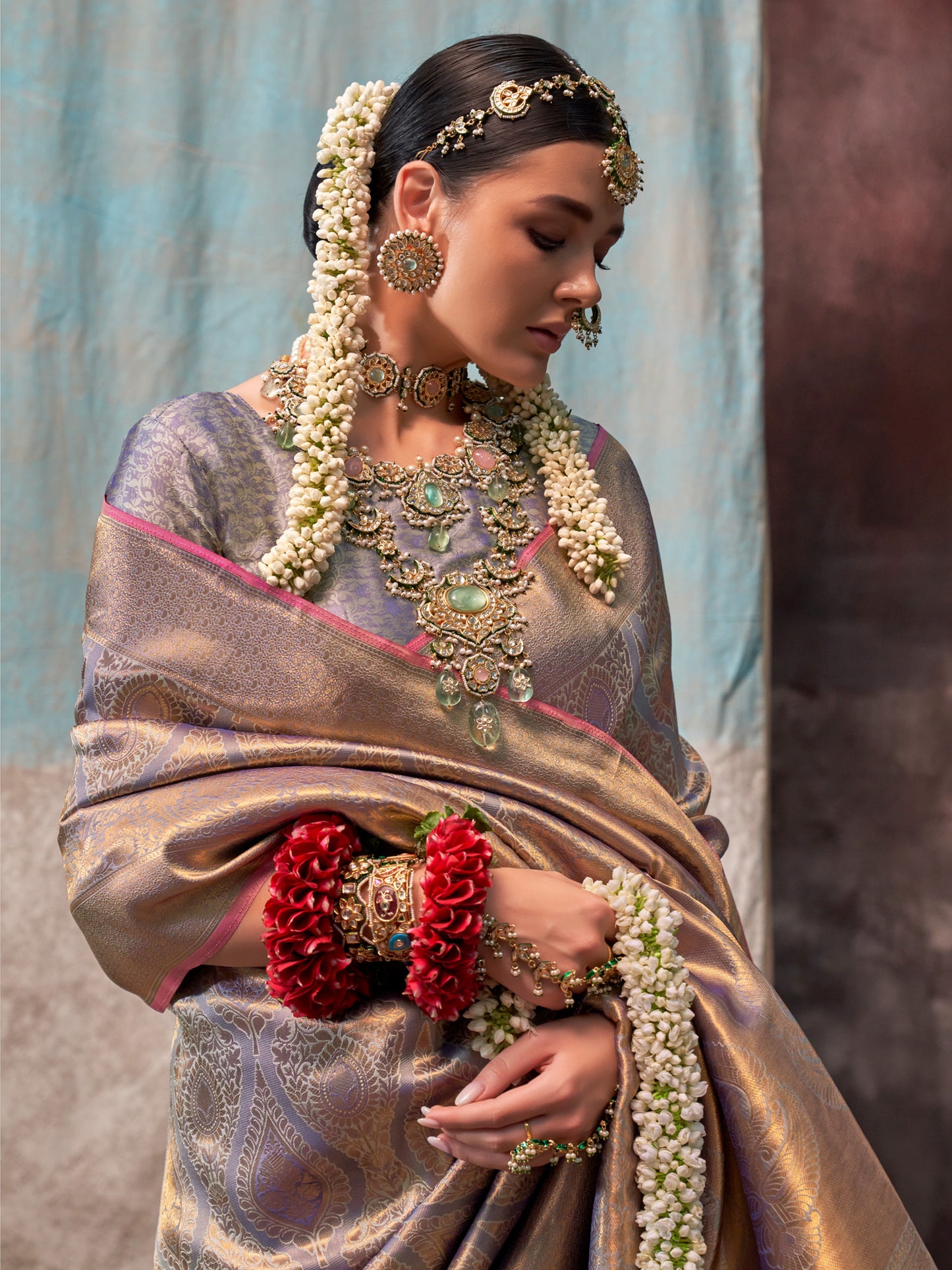 Women's Silk Blend Metallic Woven Design Designer Saree With Blouse Piece