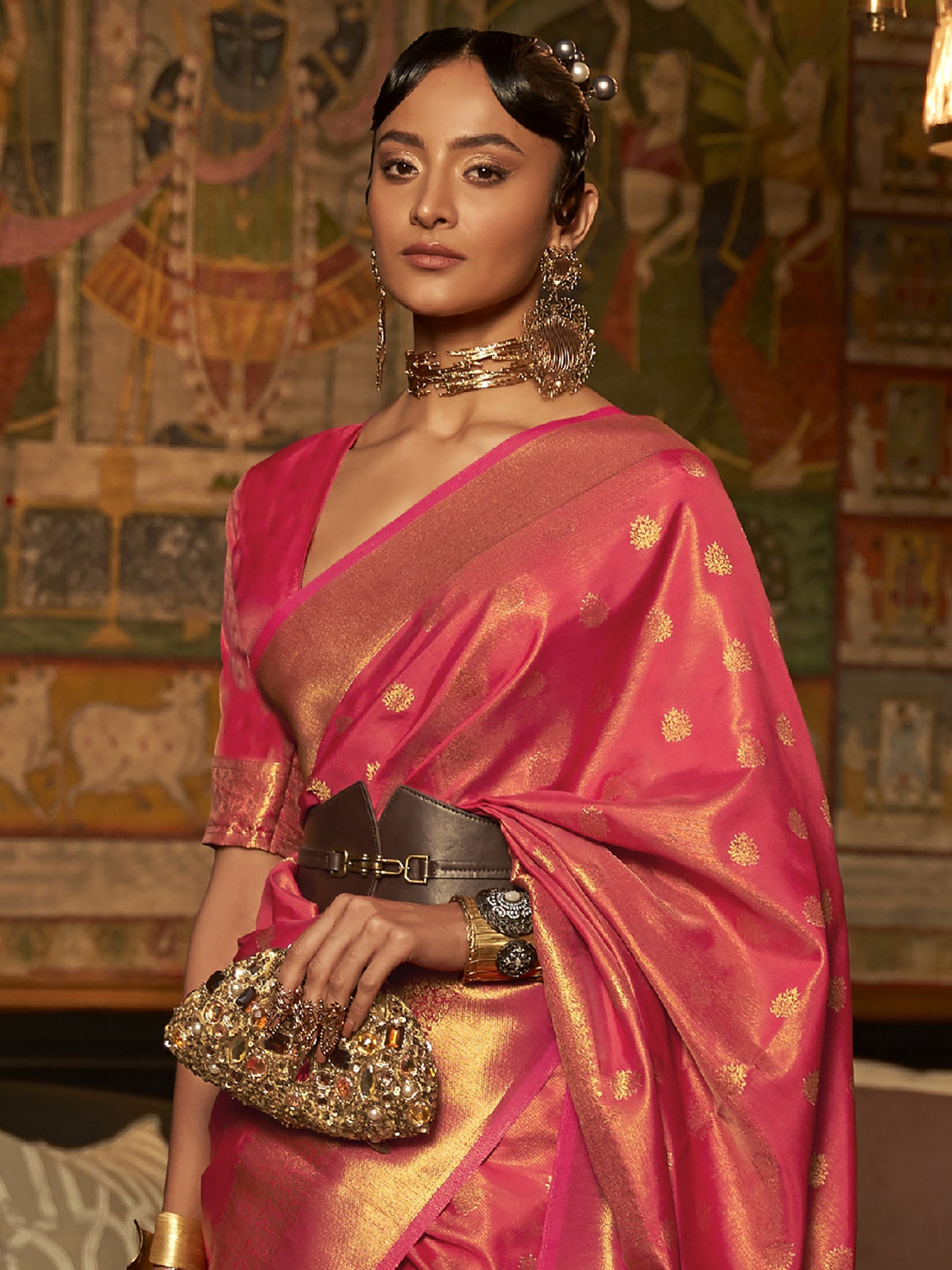 Women's Silk Blend Pink Woven Design Handloom Saree With Blouse Piece