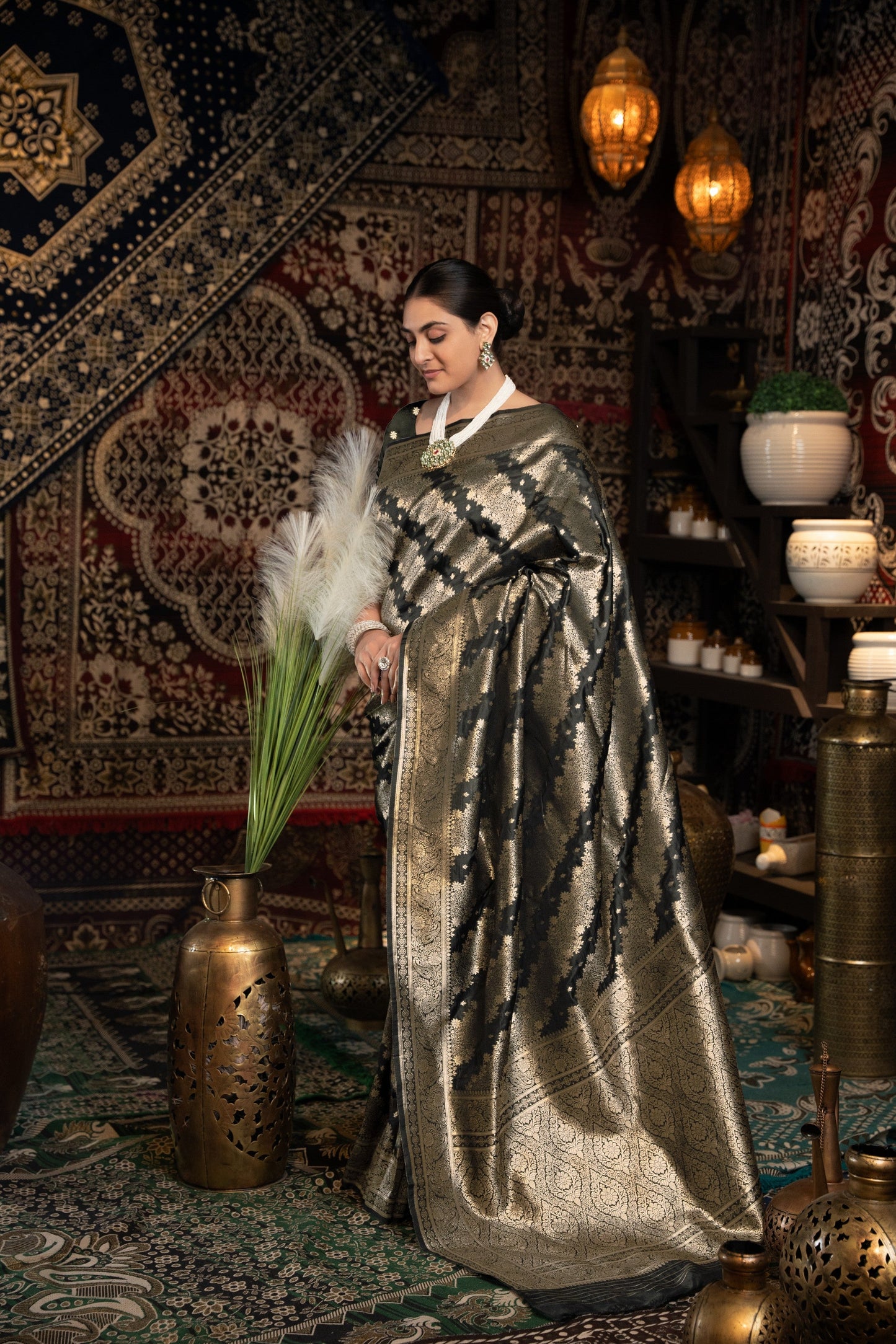 Dhiyona GR Women's Kavya Silk Black Banarasi Silk Woven Saree