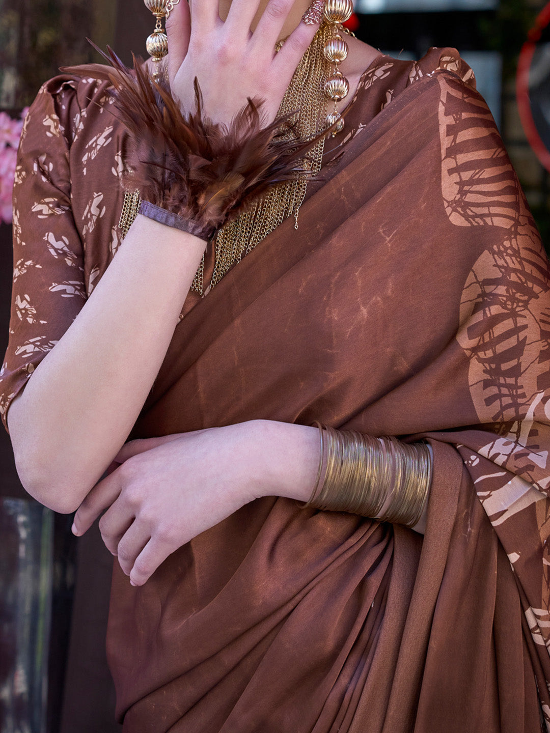 Women's Crepe Brown Printed Designer Saree With Blouse Piece