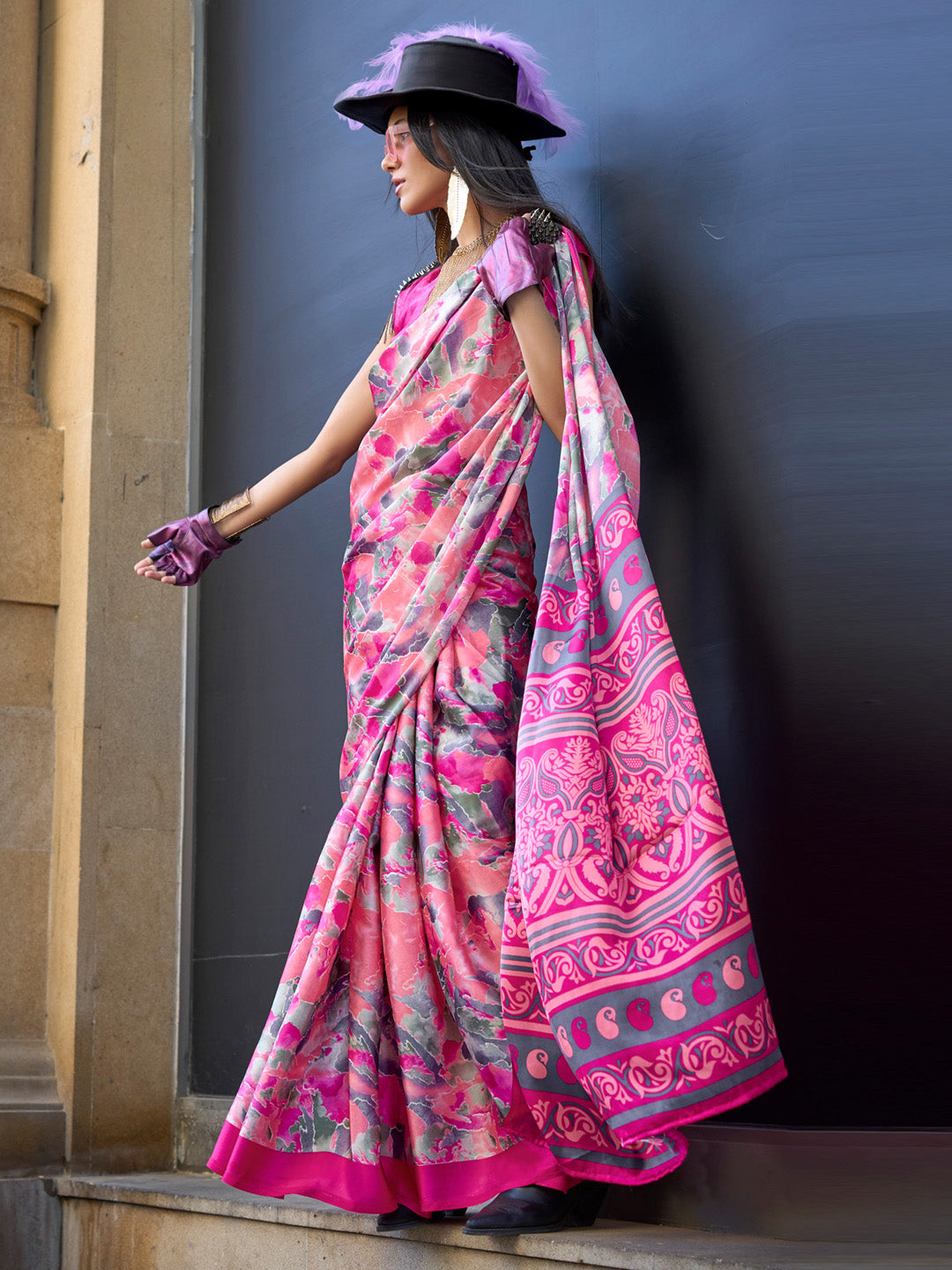 Women's Crepe Pink Printed Designer Saree With Blouse Piece