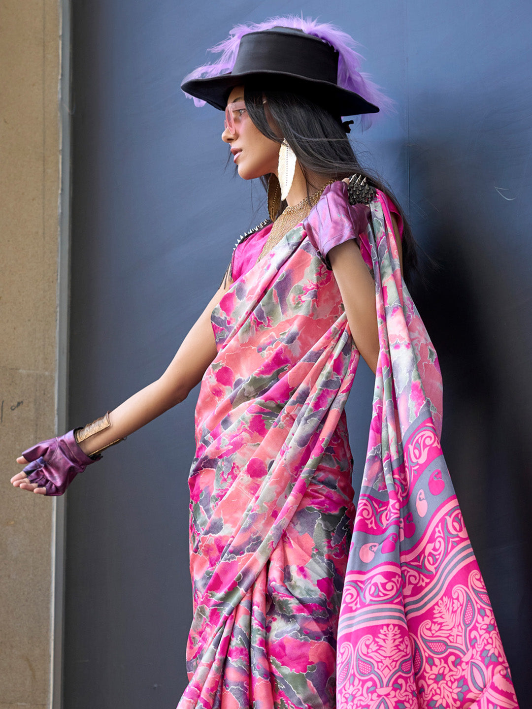 Women's Crepe Pink Printed Designer Saree With Blouse Piece
