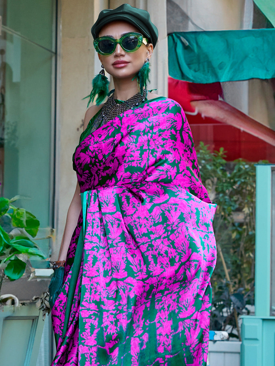 Women's Crepe Green Printed Designer Saree With Blouse Piece