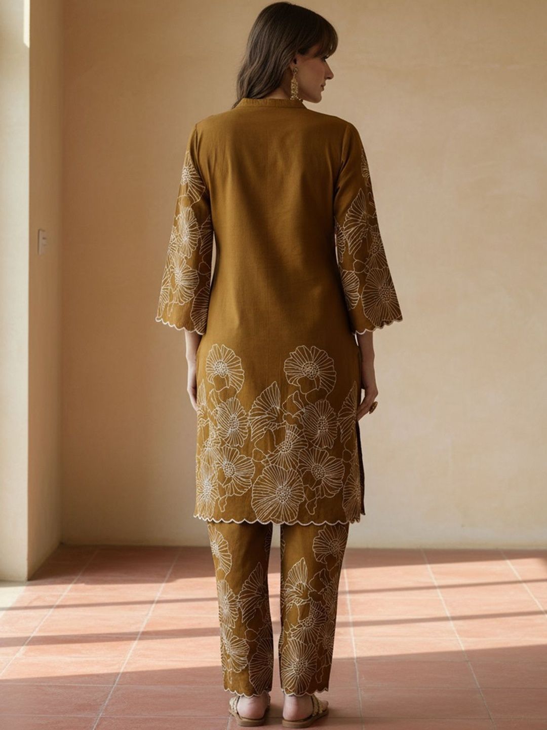 Floral Embroidered Regular Thread Work Pure Cotton Kurta With Trousers