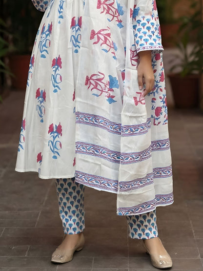 Dhiyona IE Women's Women Floral Printed Empire Pure Cotton Kurta with Trousers & Dupatta