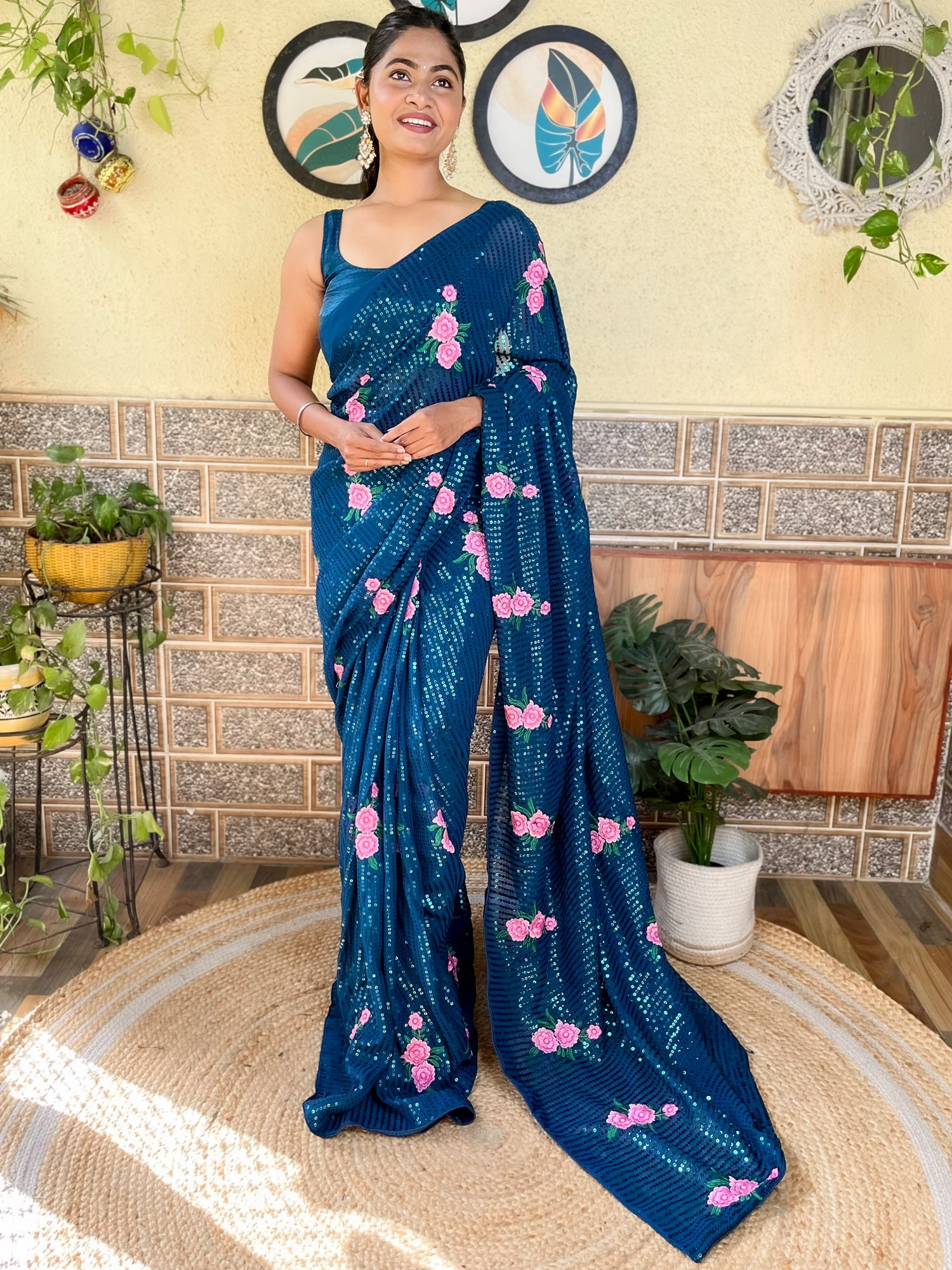 Women's Georgette Magenta Embellished Designer Saree With Blouse Piece