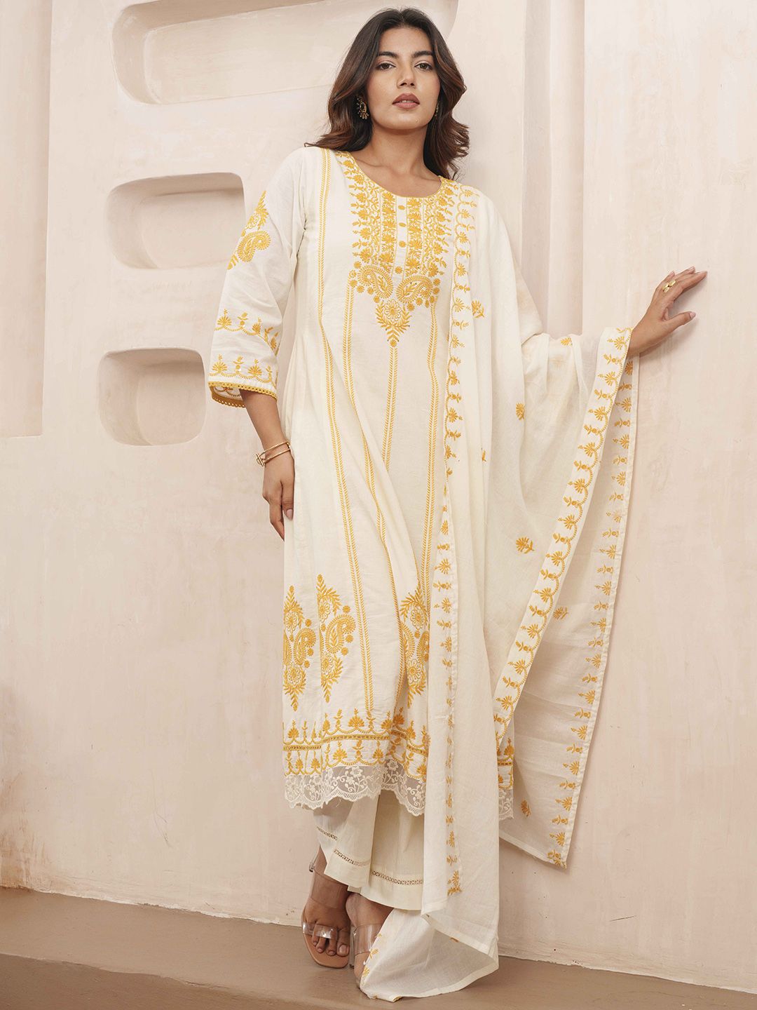 Dhiyona PD Women Floral Embroidered Pure Cotton Kurta & Trousers With Dupatta
