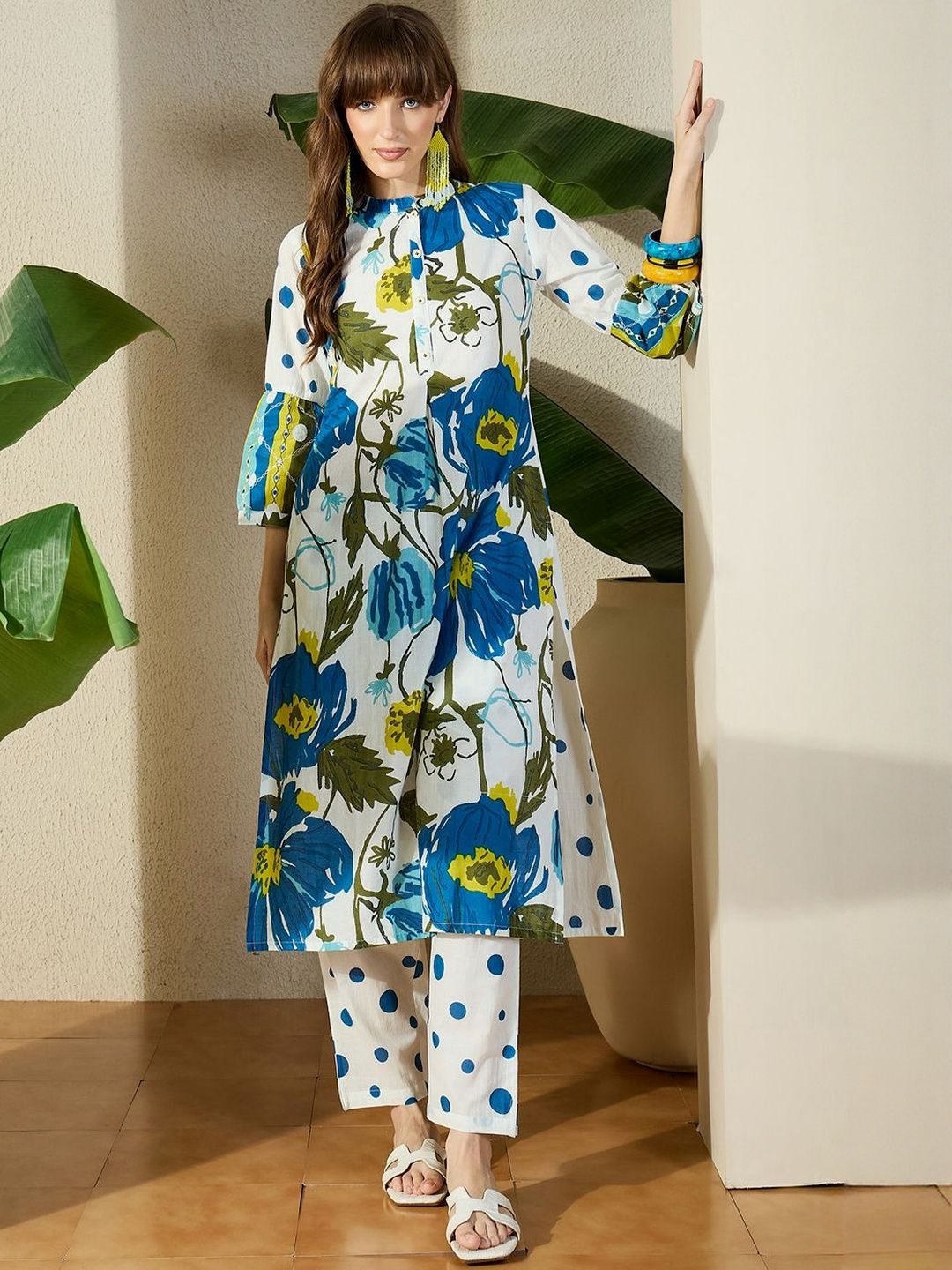 Dhiyona IE Women Floral Printed Cotton Kurta with Trousers