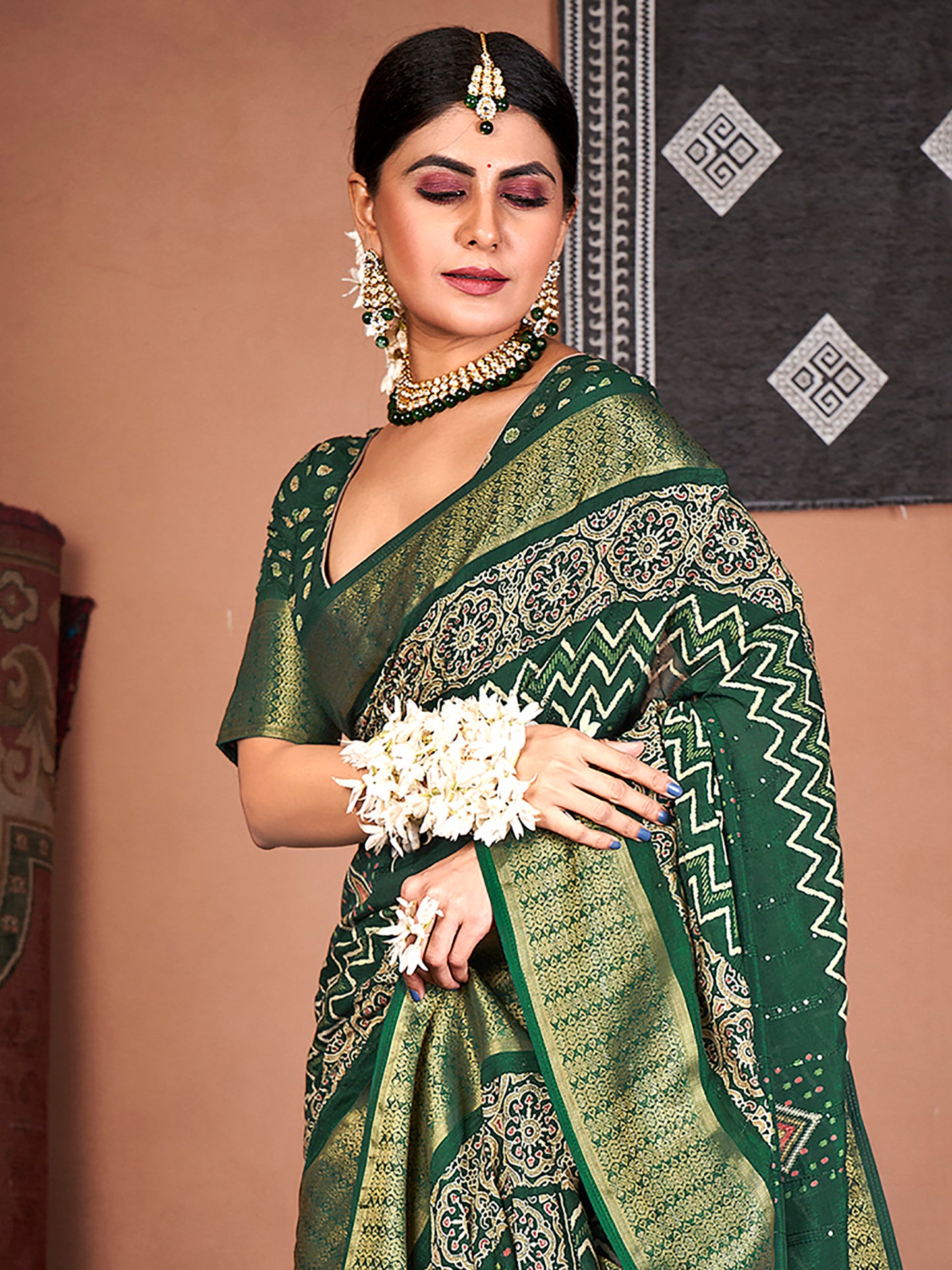 Women's Silk Blend Green Embroidered Designer Saree With Blouse Piece