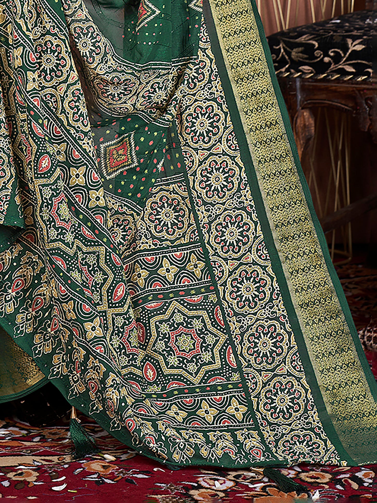 Women's Silk Blend Green Embroidered Designer Saree With Blouse Piece