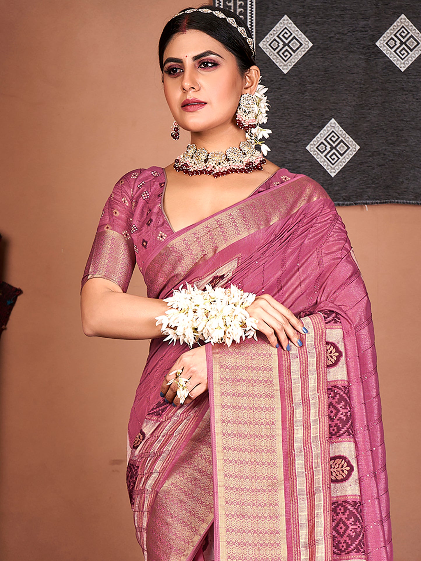 Women's Silk Blend Mauve Embroidered Designer Saree With Blouse Piece