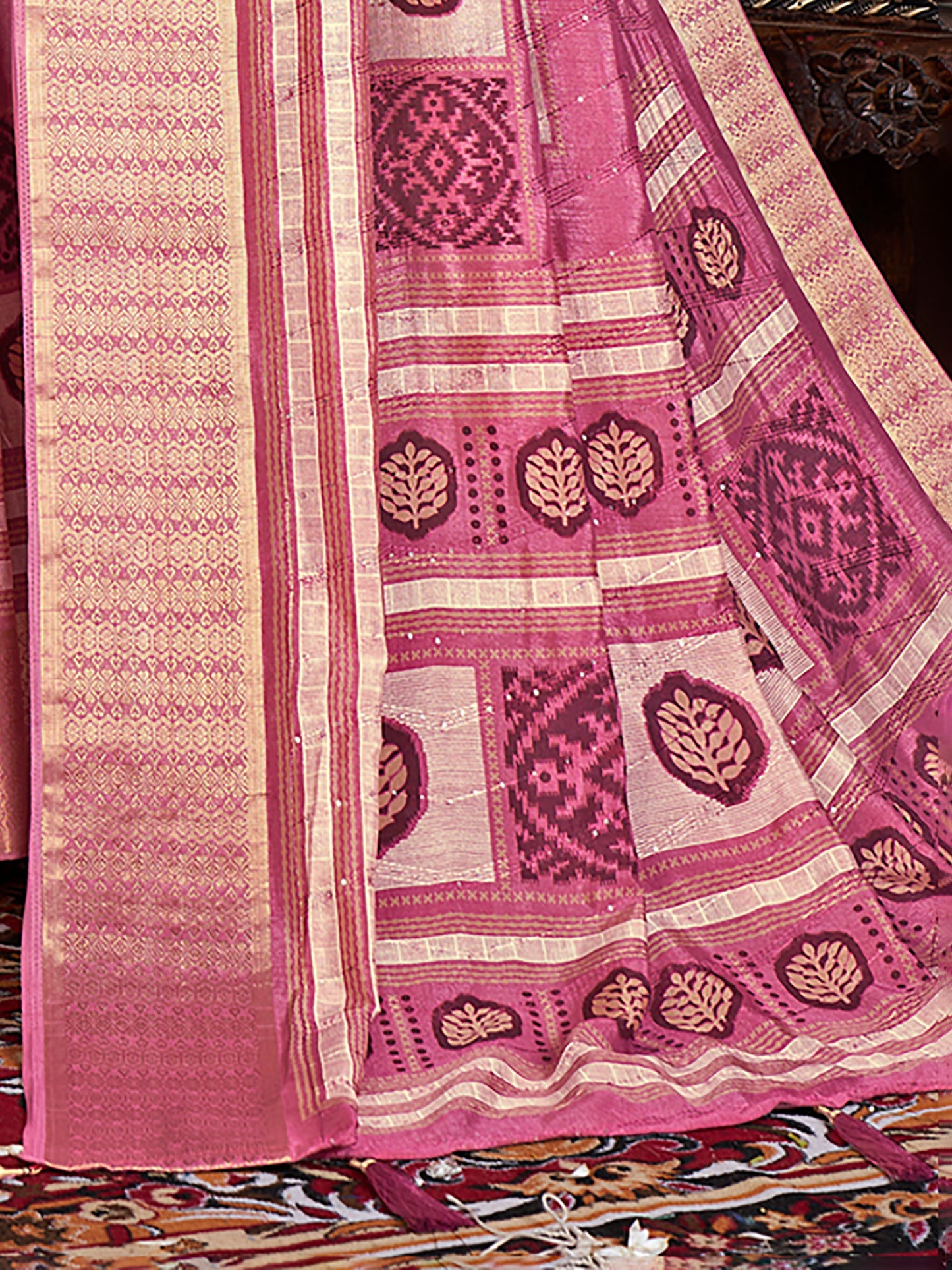 Women's Silk Blend Mauve Embroidered Designer Saree With Blouse Piece