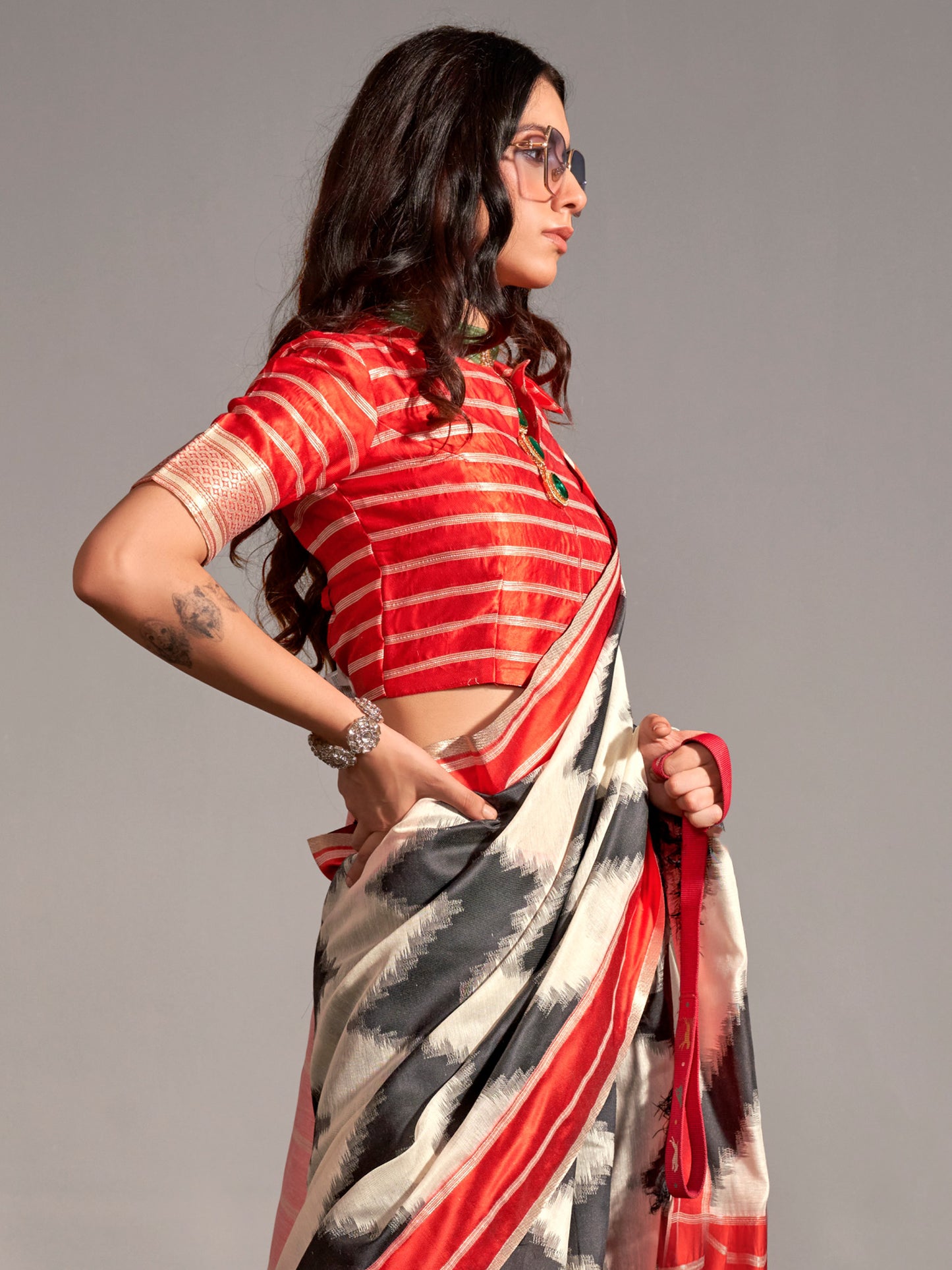 Women's Silk Blend Cream Woven Design Designer Saree With Blouse Piece