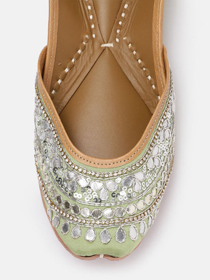 Dhiyona HOP Women Ethnic Embellished Mojaris