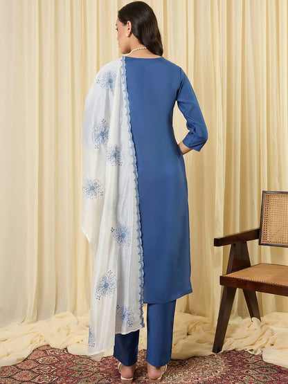 Women Floral Embroidered Regular Thread Work Kurta with Trousers & With Dupatta