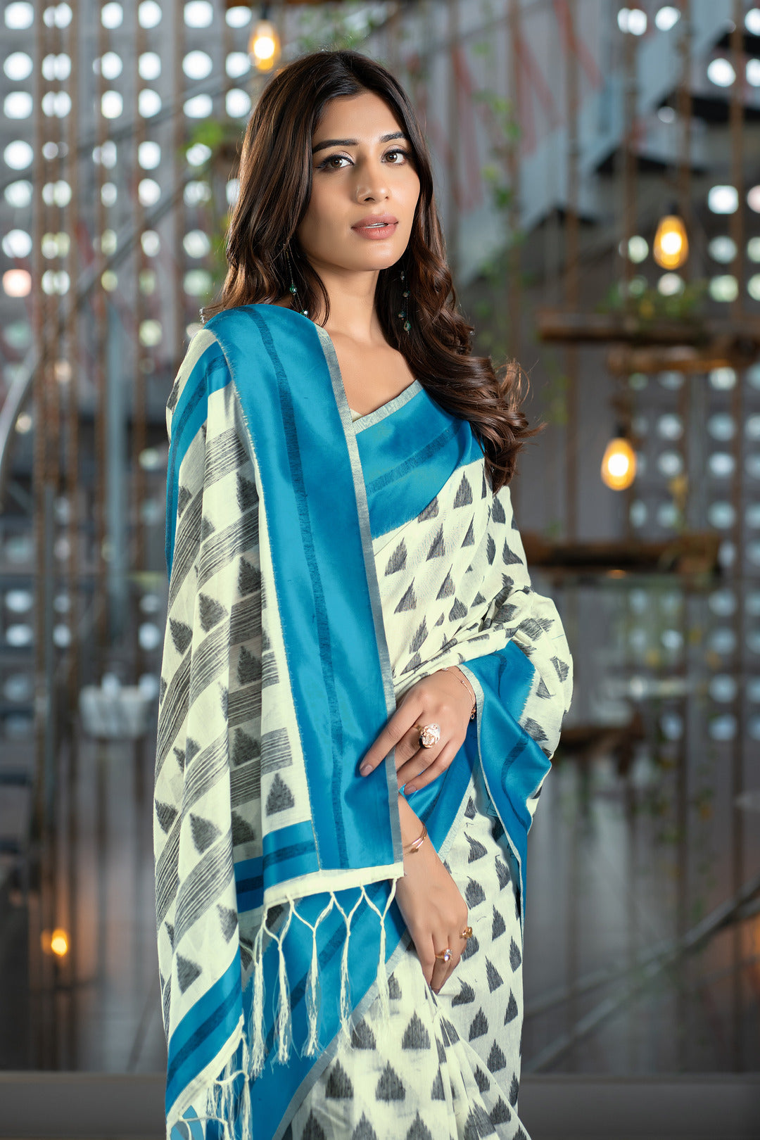 Dhiyona GR Women's Kimaya Cyan Blue Soft Cotton Block Woven Design Saree