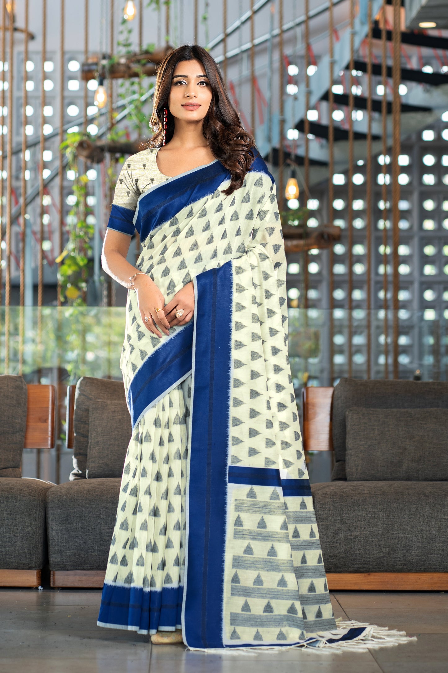 Dhiyona GR Women's Kimaya Navy Soft Cotton Block Woven Design Saree