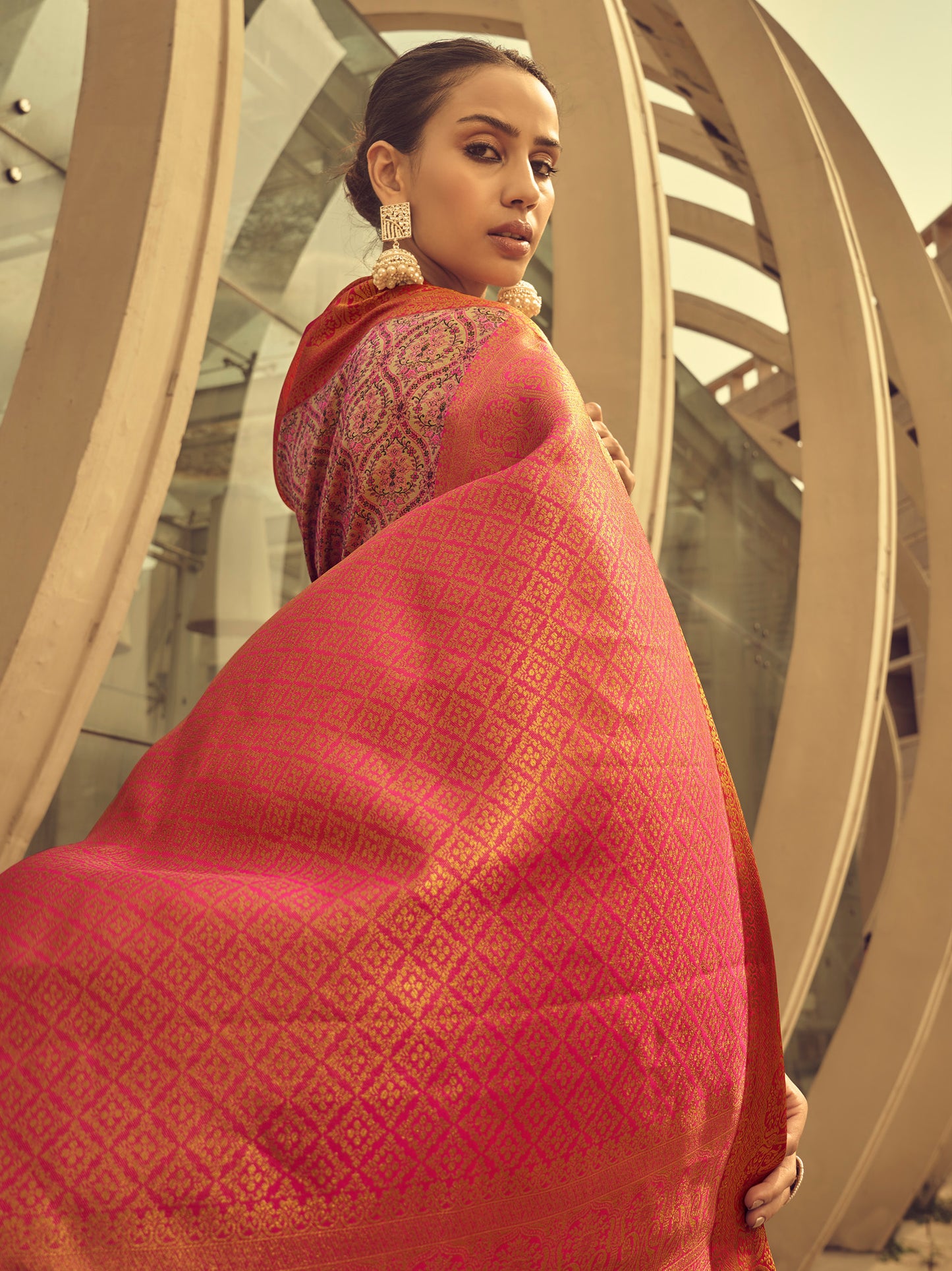 Women's Silk Blend Gold Woven Design Designer Saree With Blouse Piece