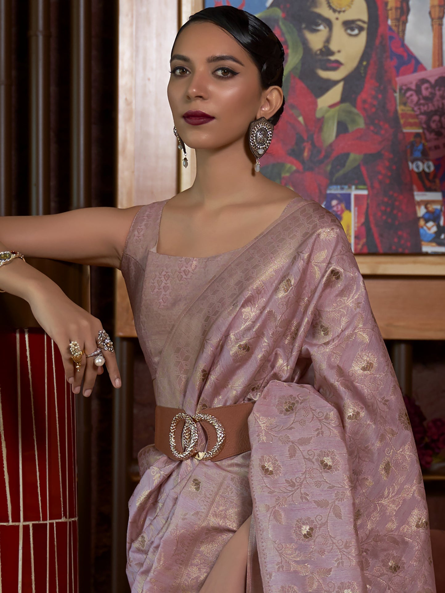 Women's Silk Blend Mauve Woven Design Designer Saree With Blouse Piece