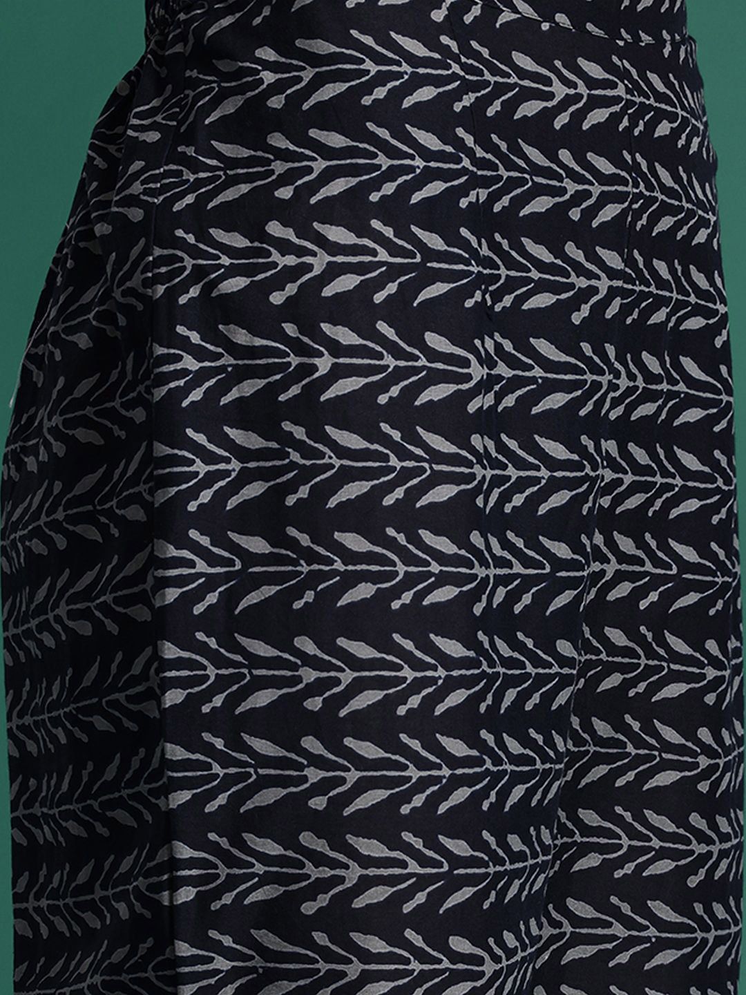 Women Floral Printed Pure Cotton Kurta Trousers & With Dupatta