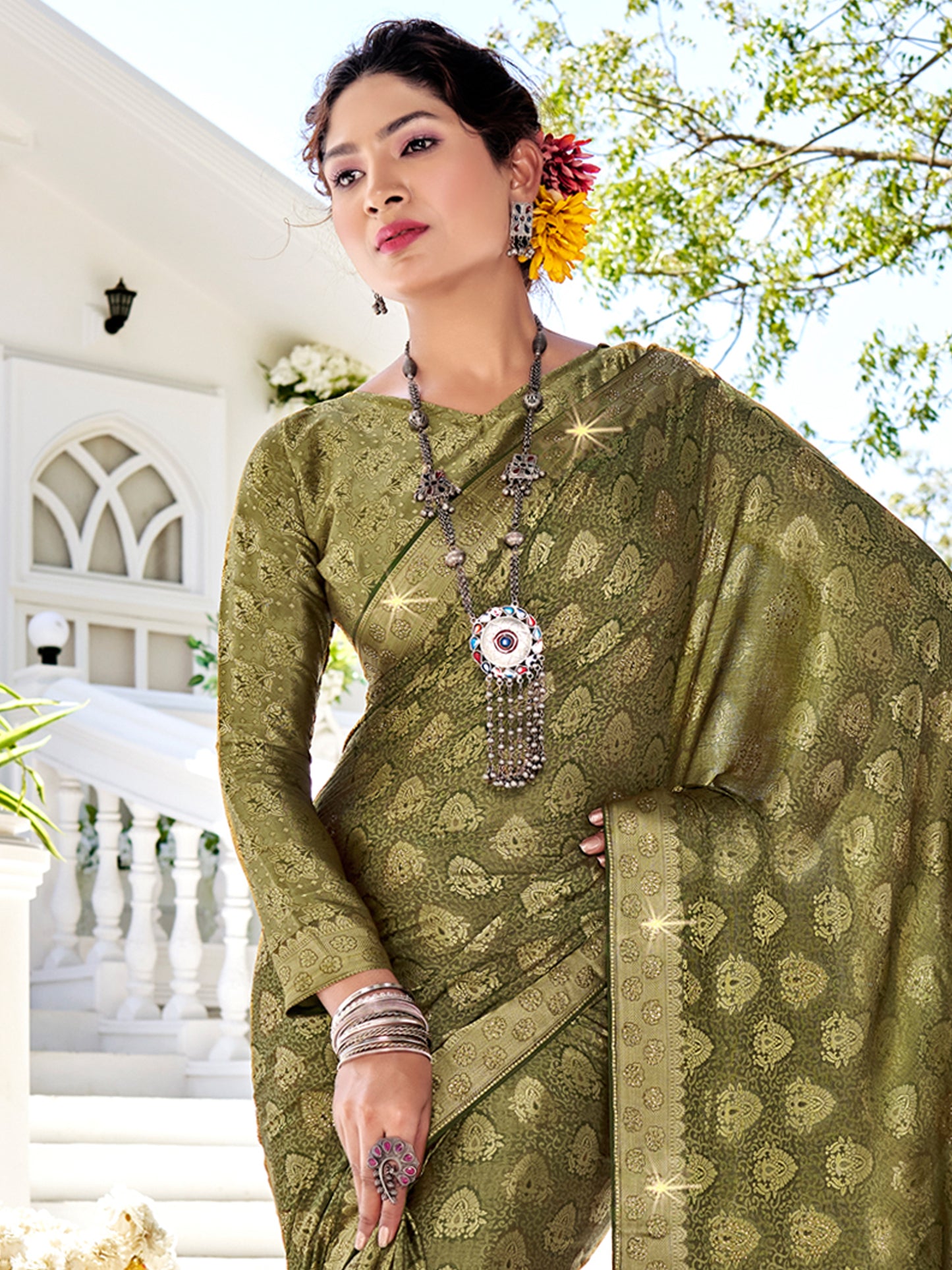 Women's Pure Silk Olive Woven Design Designer Saree With Blouse Piece