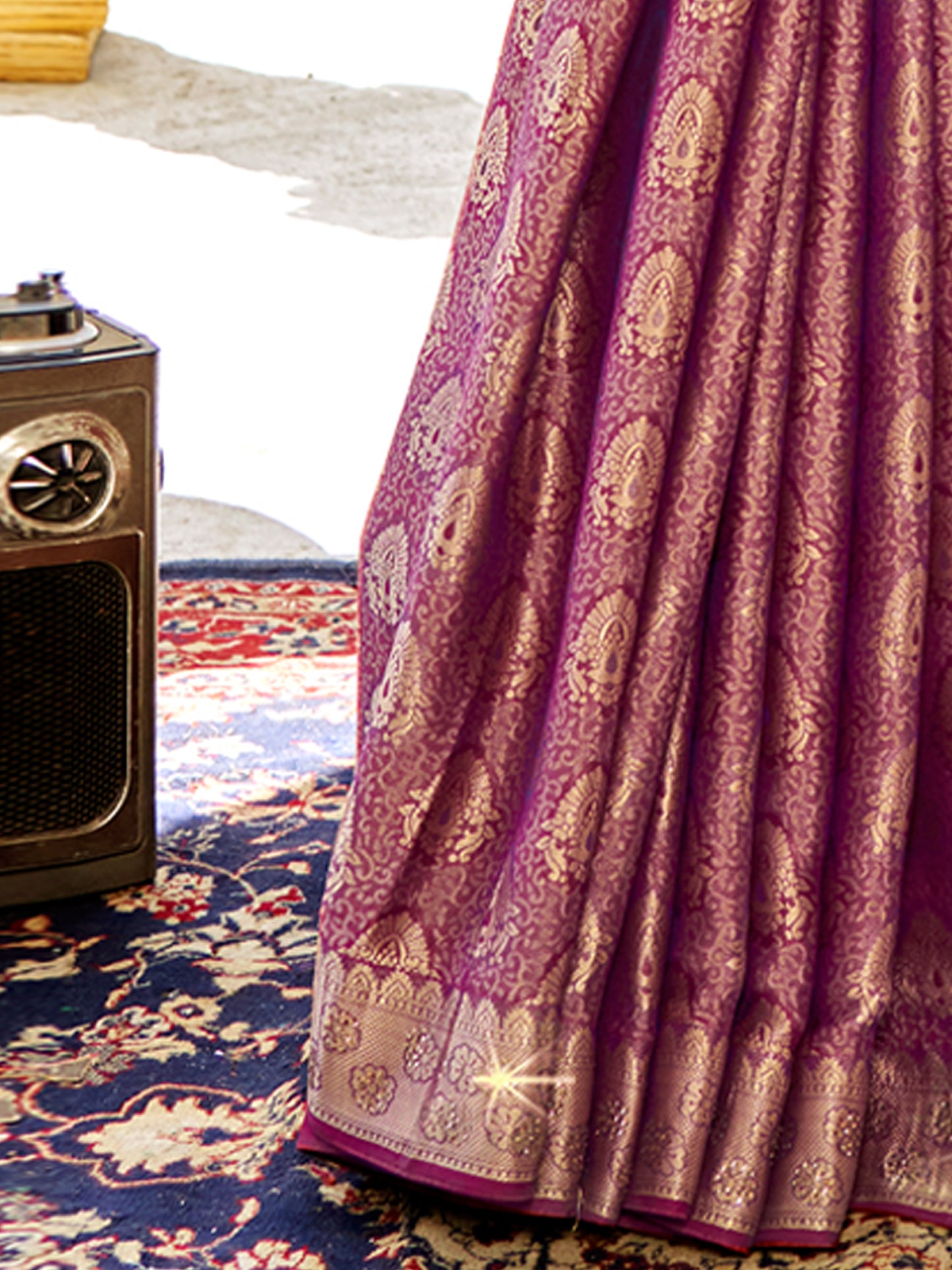 Women's Pure Silk Burgundy Woven Design Designer Saree With Blouse Piece