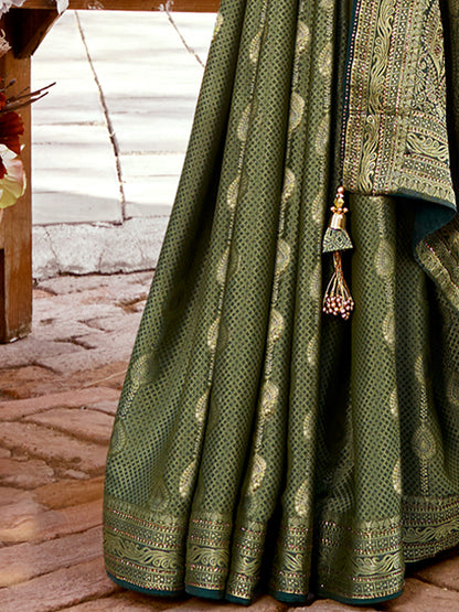 Women's Pure Silk Green Woven Design Designer Saree With Blouse Piece