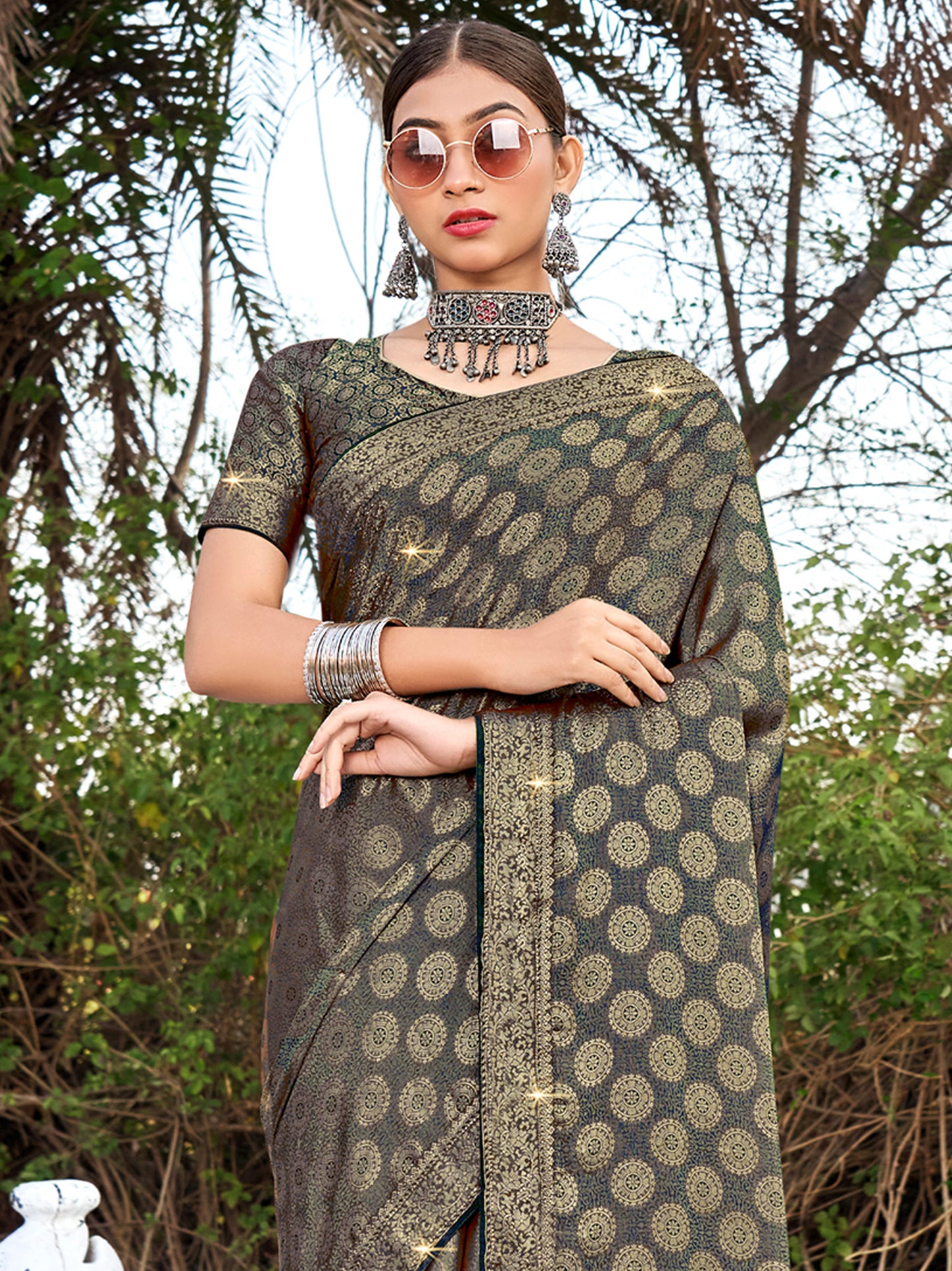 Women's Pure Silk Navy Blue Woven Design Designer Saree With Blouse Piece