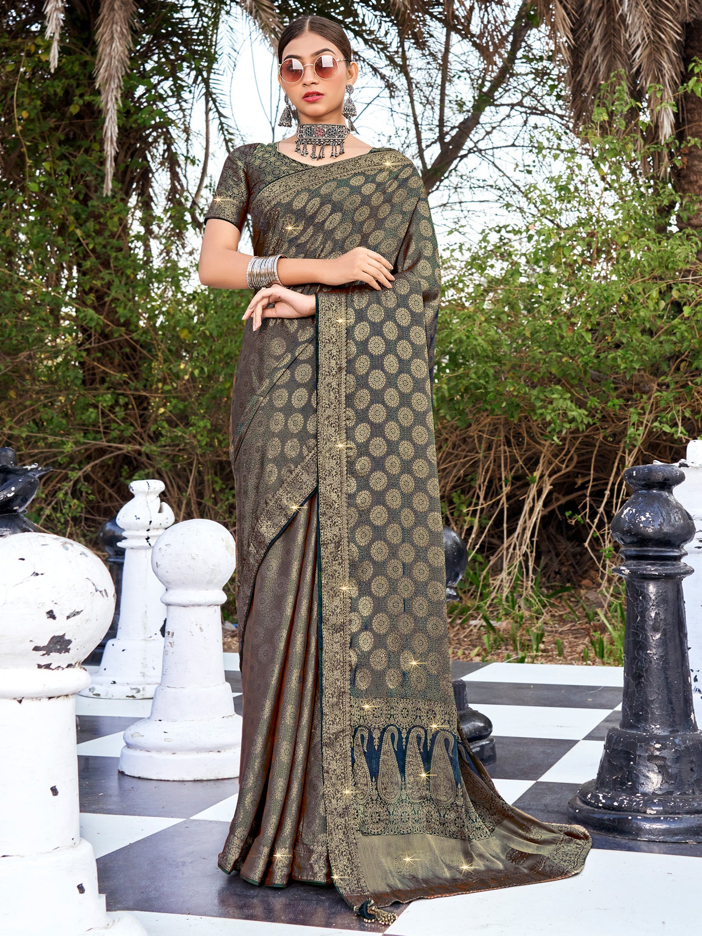 Women's Pure Silk Navy Blue Woven Design Designer Saree With Blouse Piece