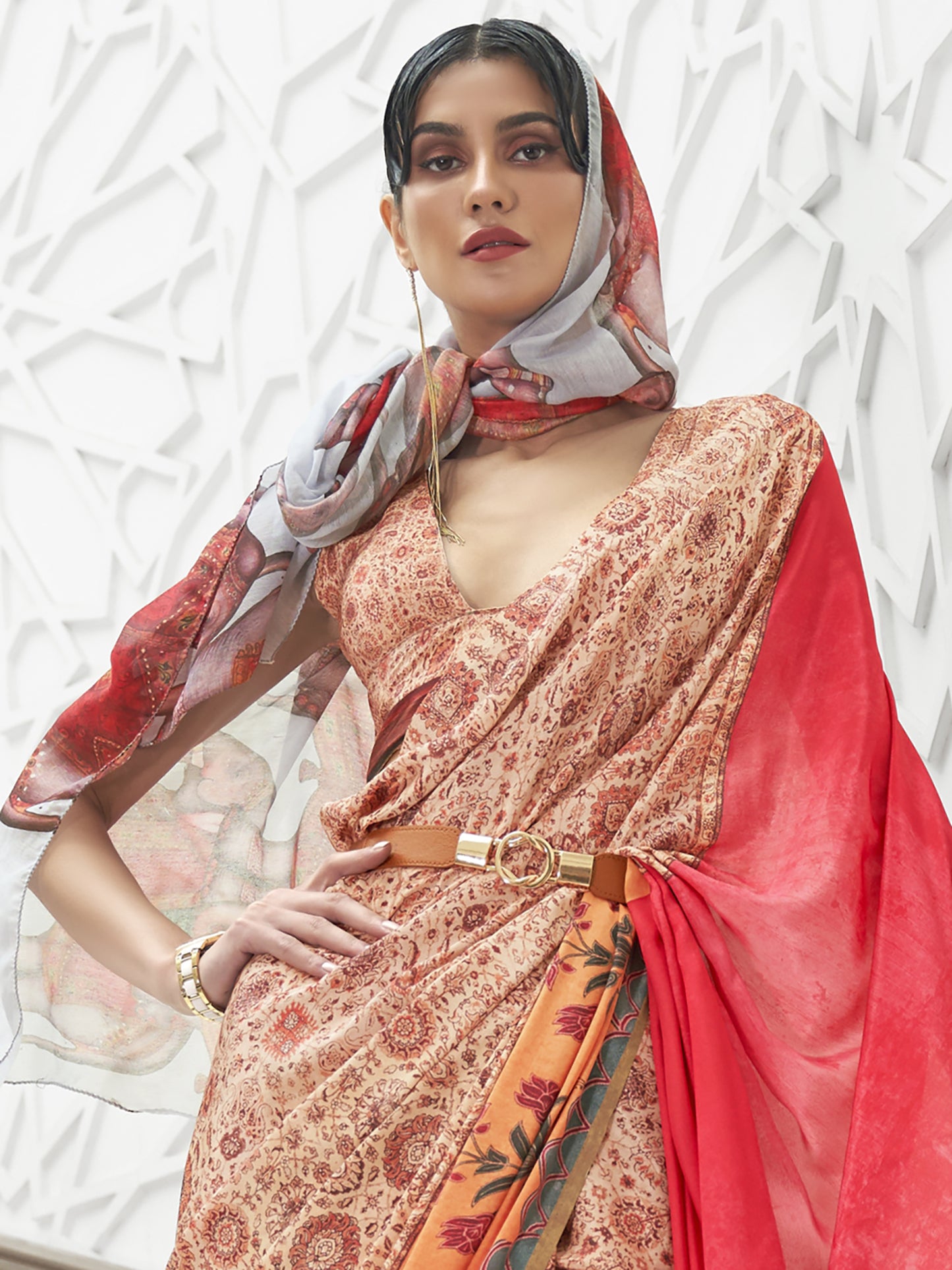 Women's Crepe Beige Digital Print Celebrity Saree With Blouse Piece