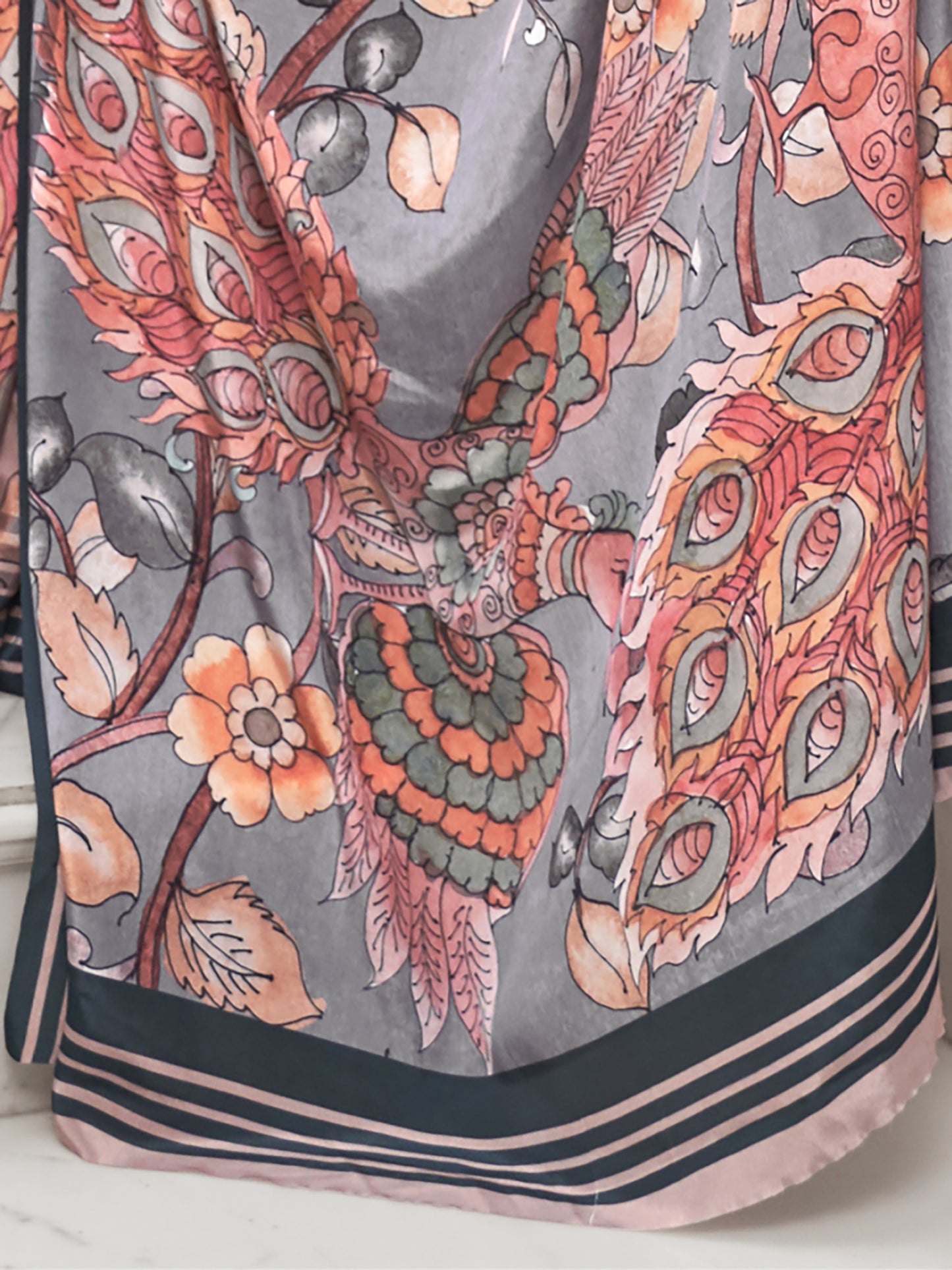 Women's Crepe Peach Digital Print Celebrity Saree With Blouse Piece