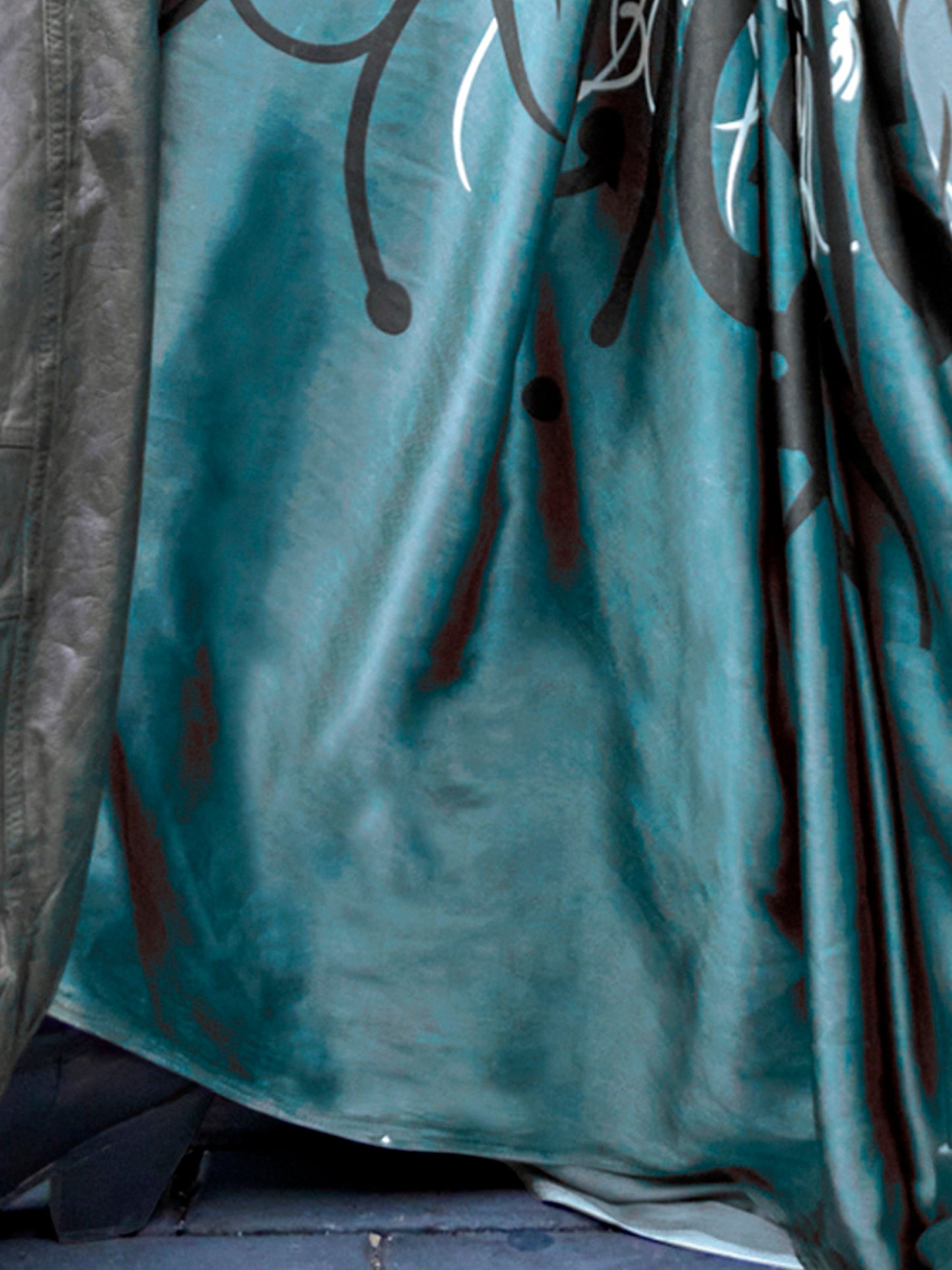 Women's Satin Blue Printed Designer Saree With Blouse Piece