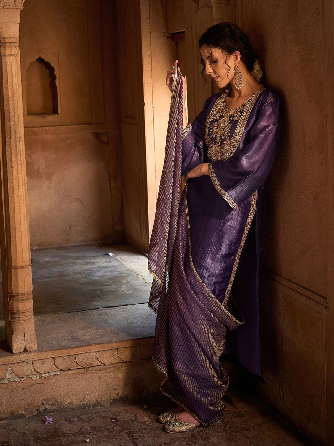 Dhiyona CH Women Floral Embroidered Kurta with Trousers & Dupatta