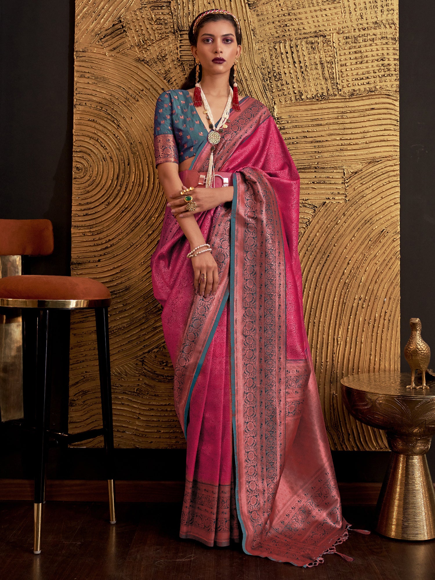 Women's Silk Blend Pink Woven Design Designer Saree With Blouse Piece