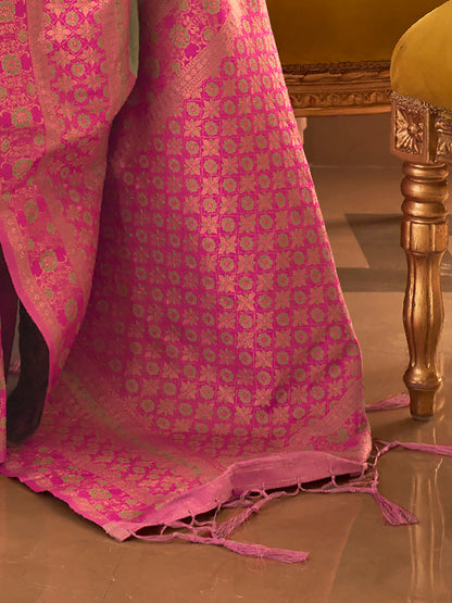Women's Silk Blend Green Woven Design Designer Saree With Blouse Piece