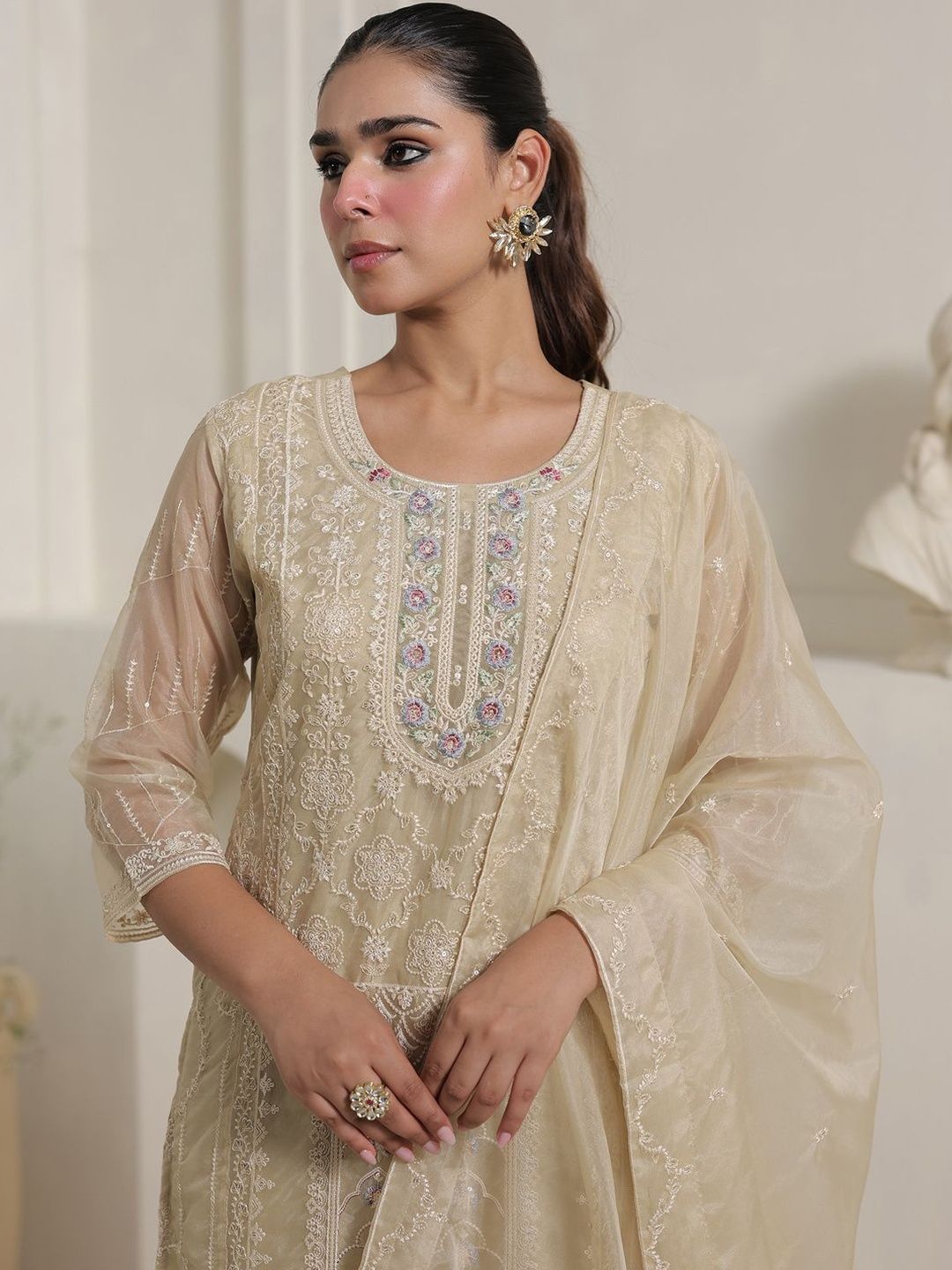 Women Solid Kurta with Trouser
