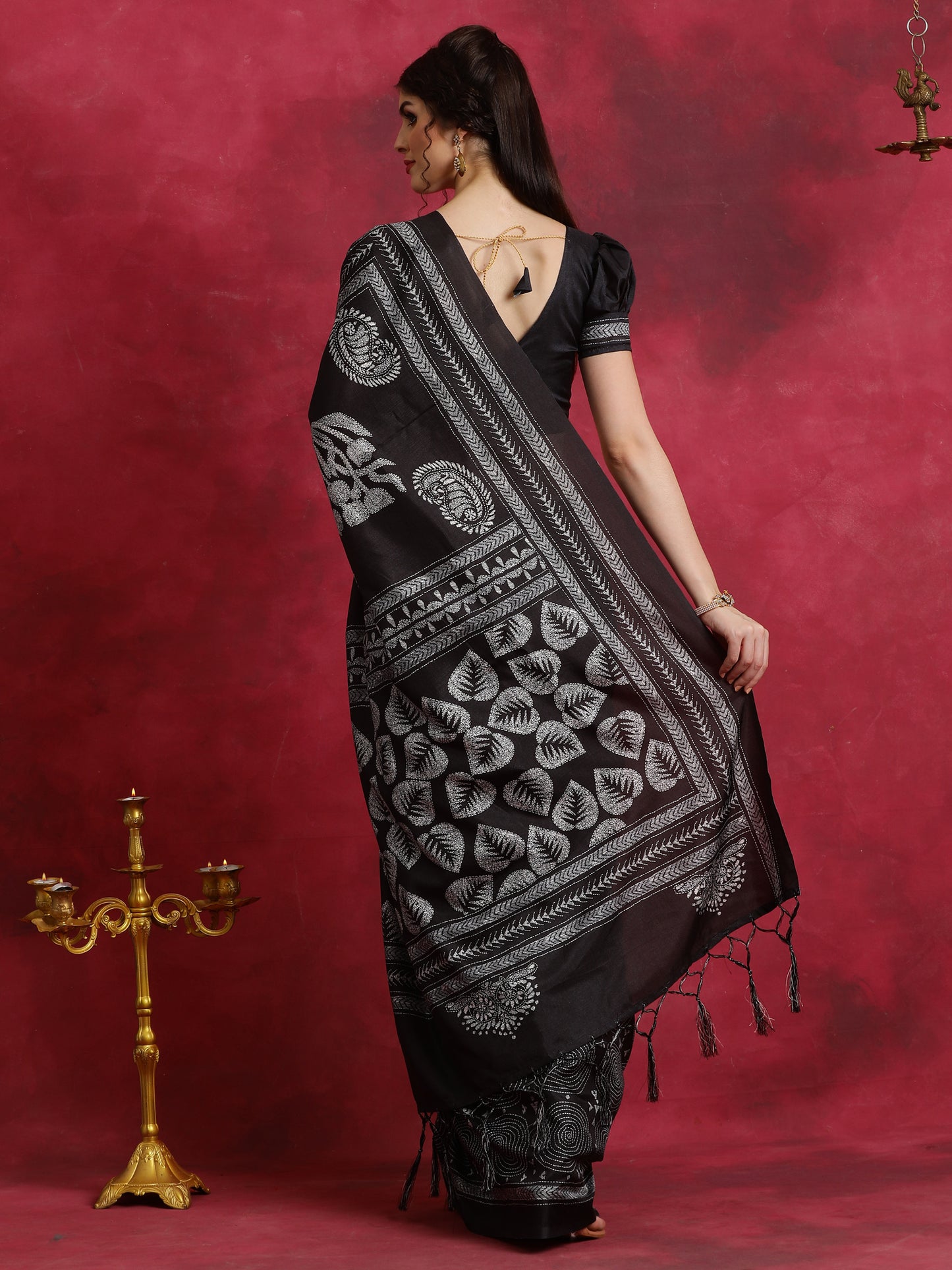 Women's Manipuri Silk Black Printed Designer Saree With Blouse Piece