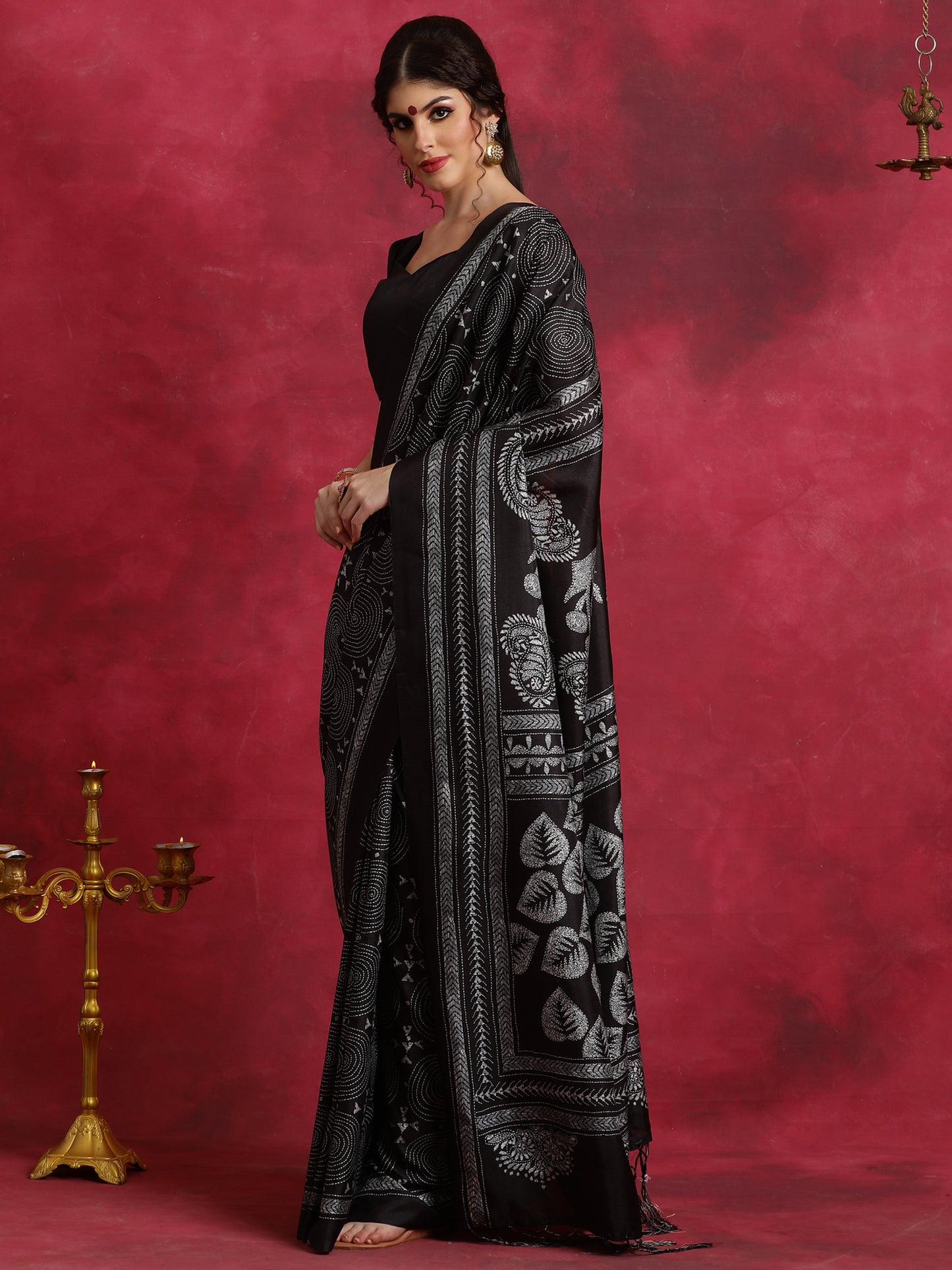 Women's Manipuri Silk Black Printed Designer Saree With Blouse Piece