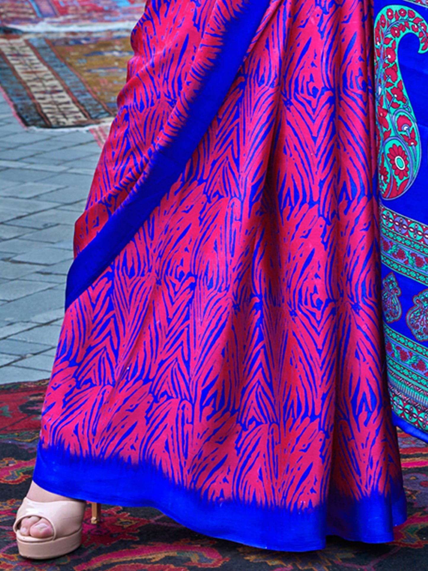Women's Satin Pink Printed Designer Saree With Blouse Piece