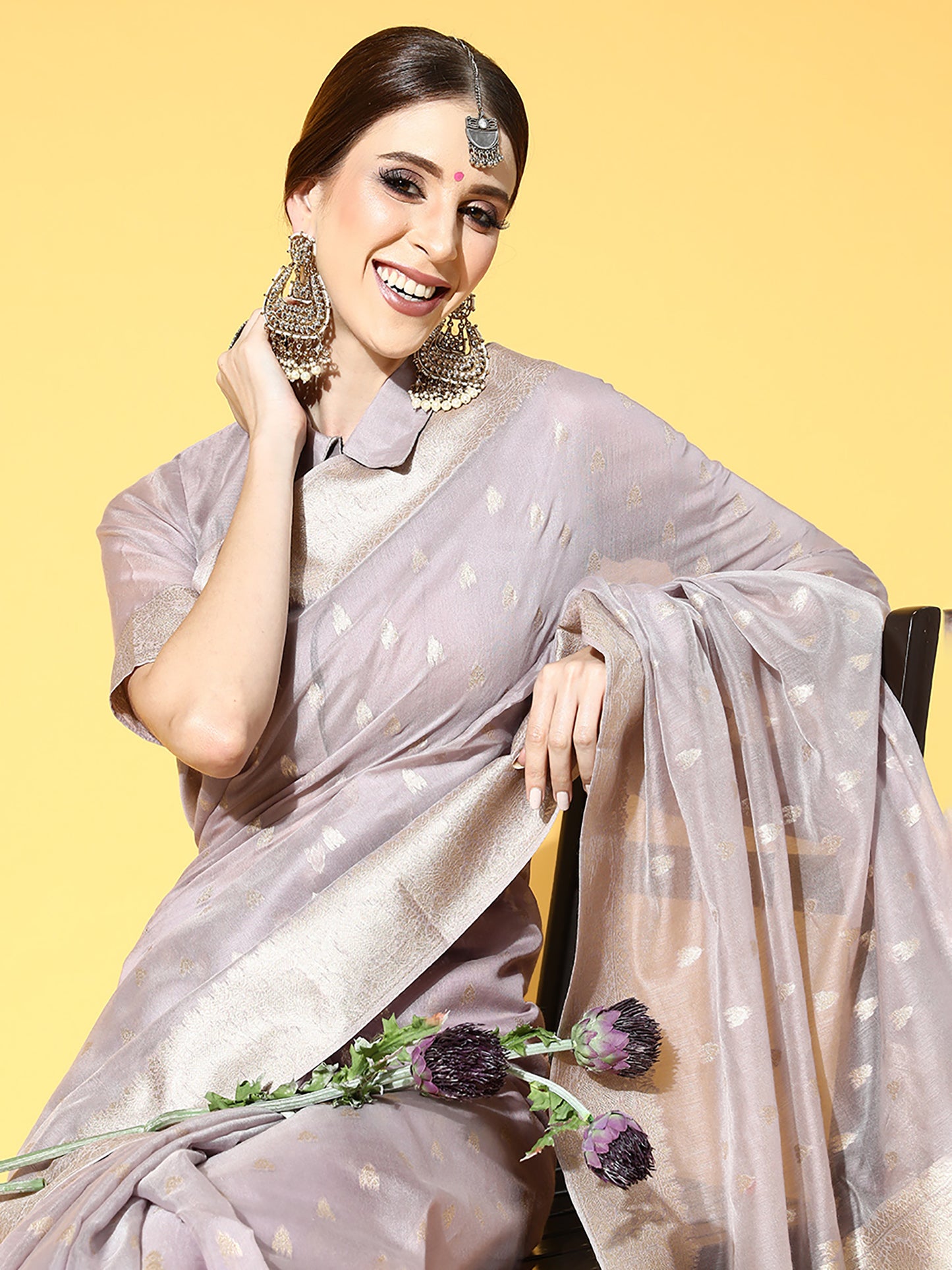 Women's Modal Lavendar Woven Design Celebrity Saree With Blouse Piece