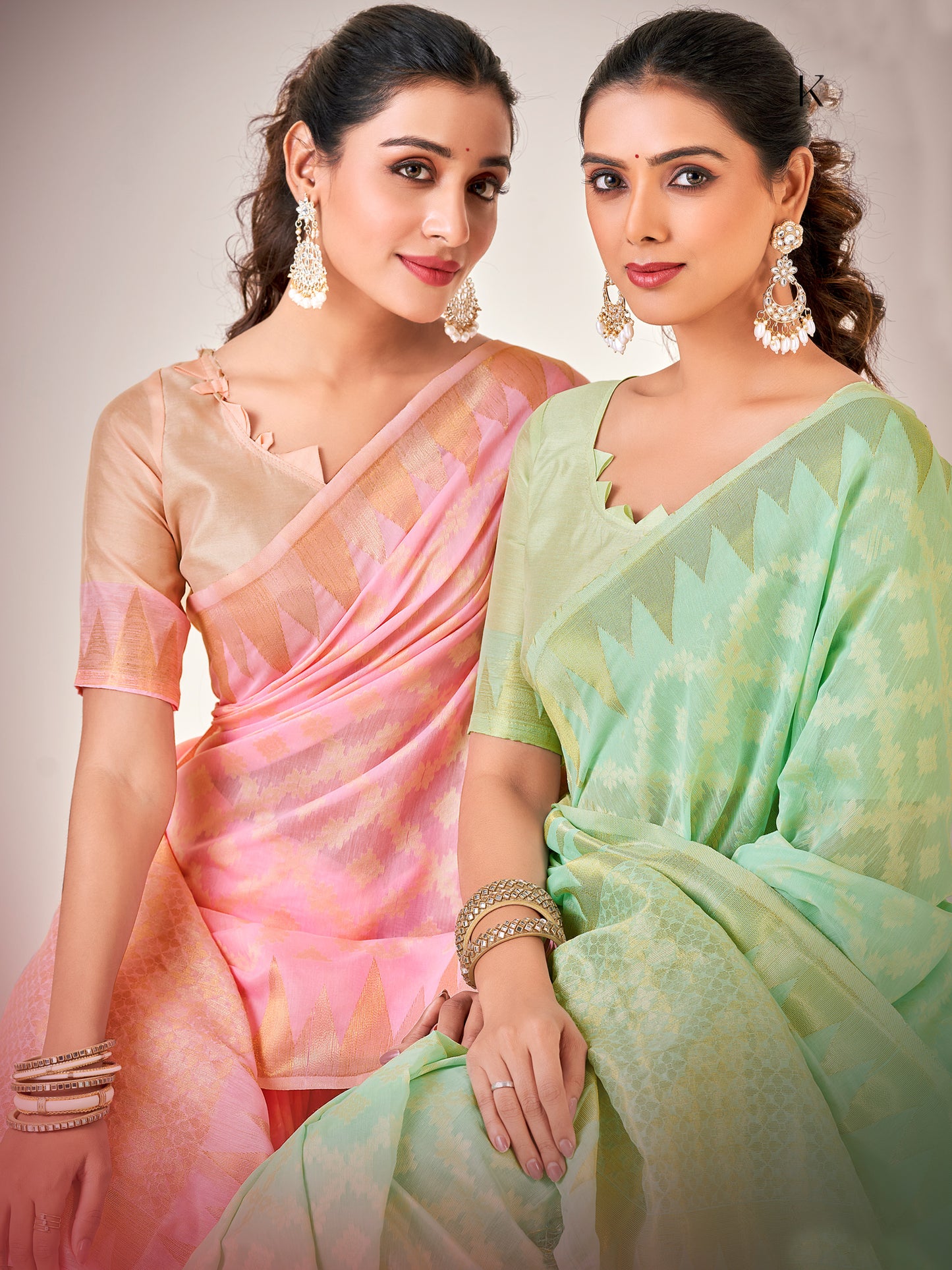 Women's Cotton Blend Sea Green Woven Design Designer Saree With Blouse Piece