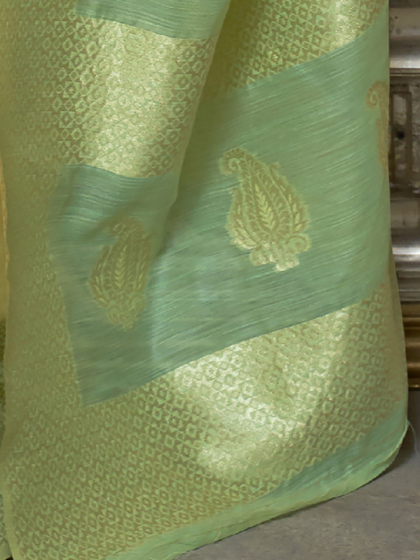 Women's Linen Yellow Woven Design Designer Saree With Blouse Piece