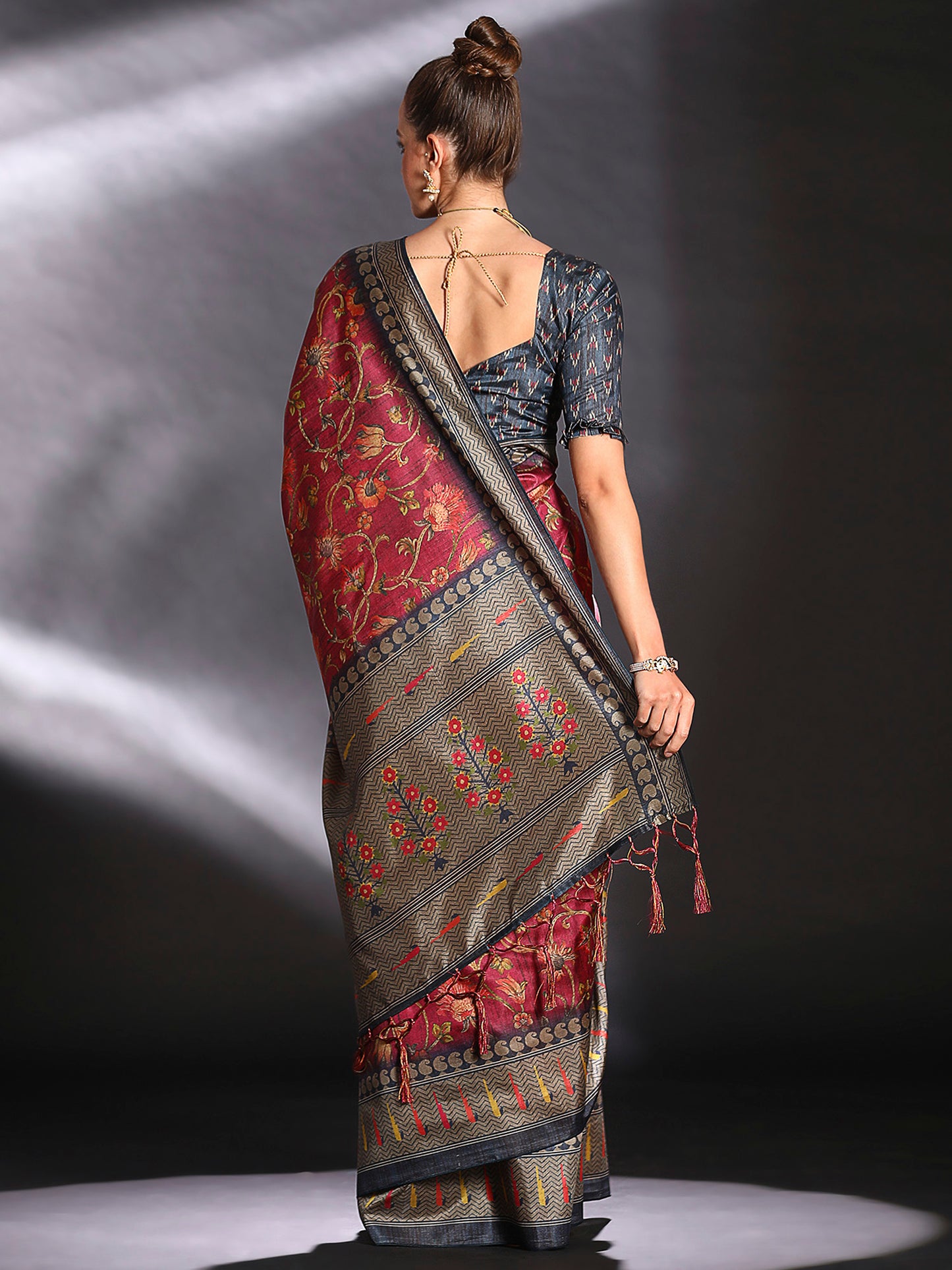 Women's Cotton Blend Maroon Printed Designer Saree With Blouse Piece