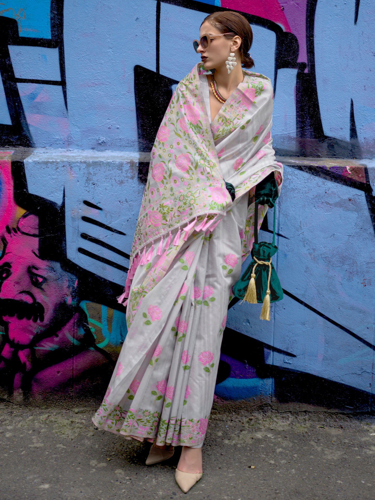 Women's Cotton Blend Grey Woven Design Designer Saree With Blouse Piece