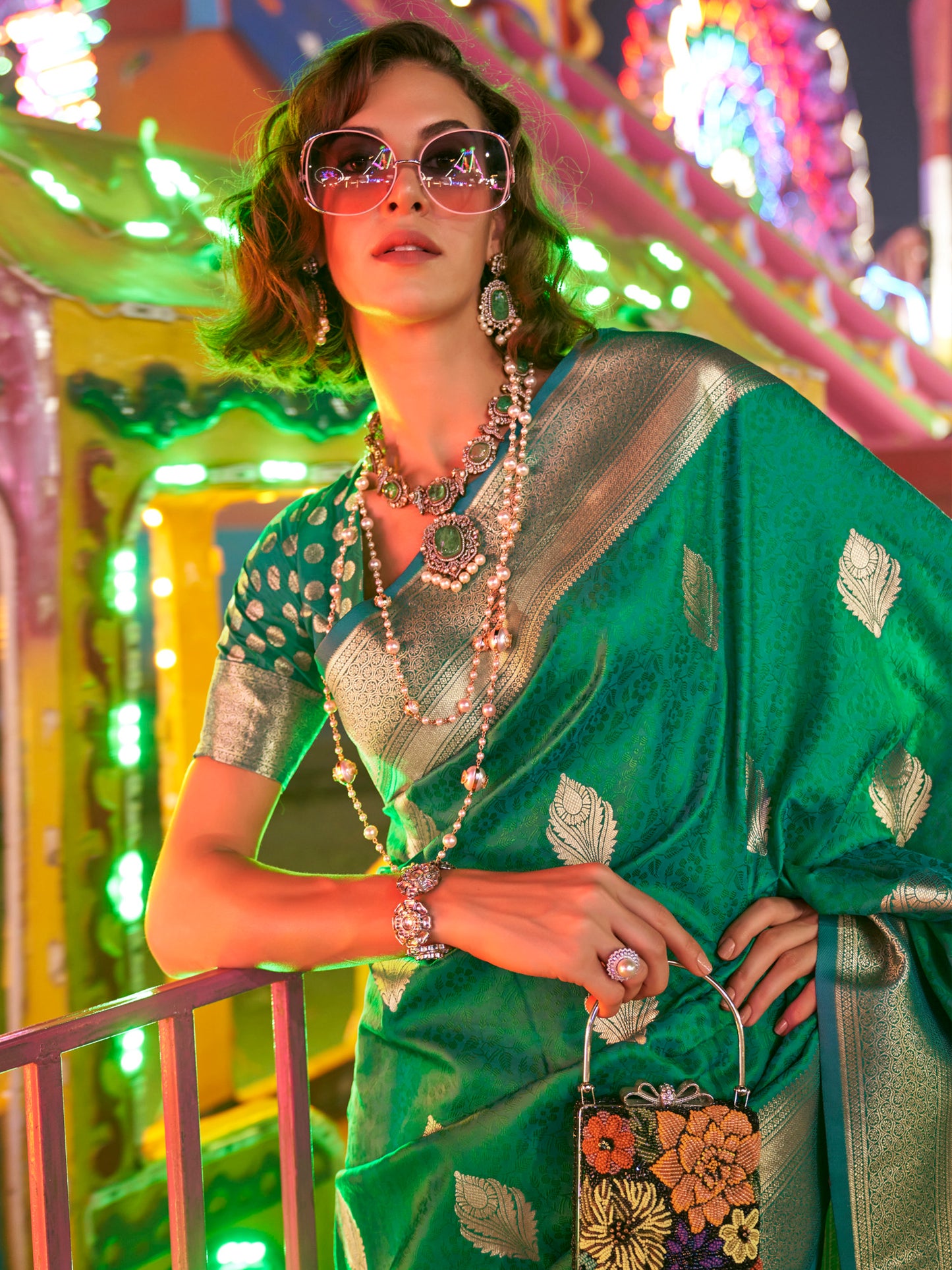 Women's Silk Blend Green Woven Design Designer Saree With Blouse Piece