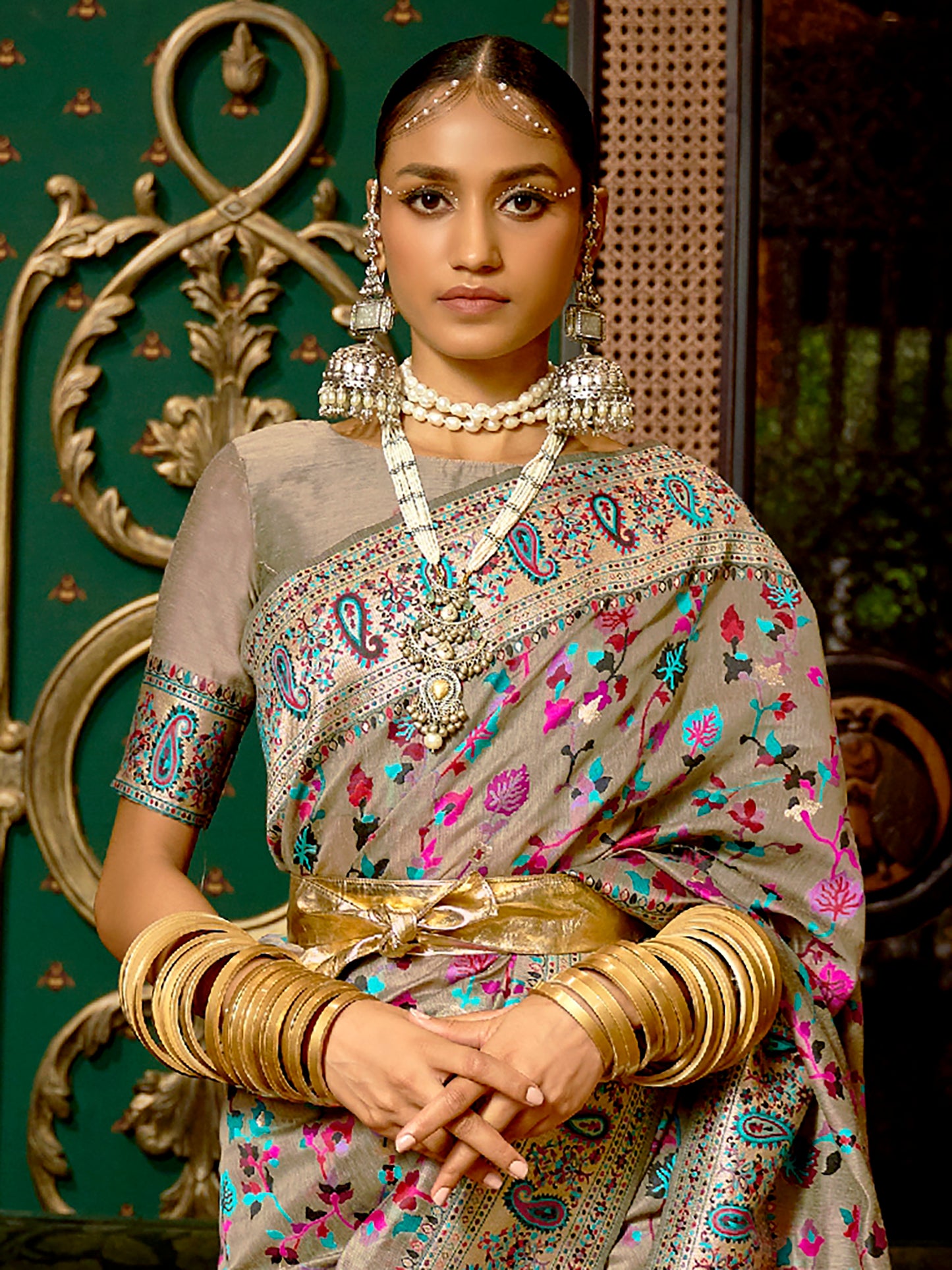 Women's Silk Blend Grey Woven Design Celebrity Saree With Blouse Piece