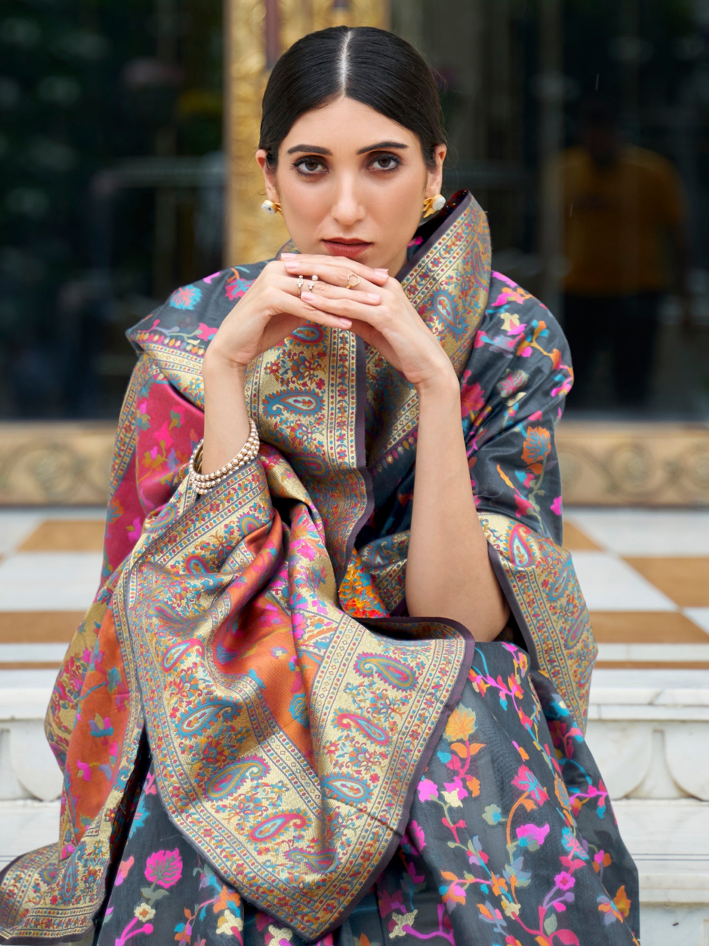 Women's Silk Blend Grey Woven Design Celebrity Saree With Blouse Piece