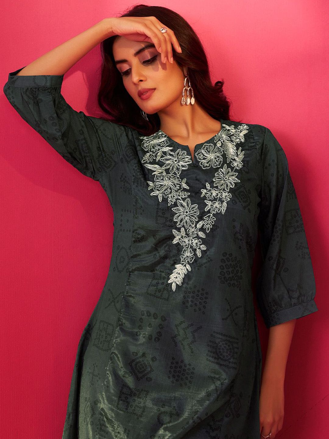 Dhiyona IE Floral Embroidered Notch Neck Tunic & Trousers